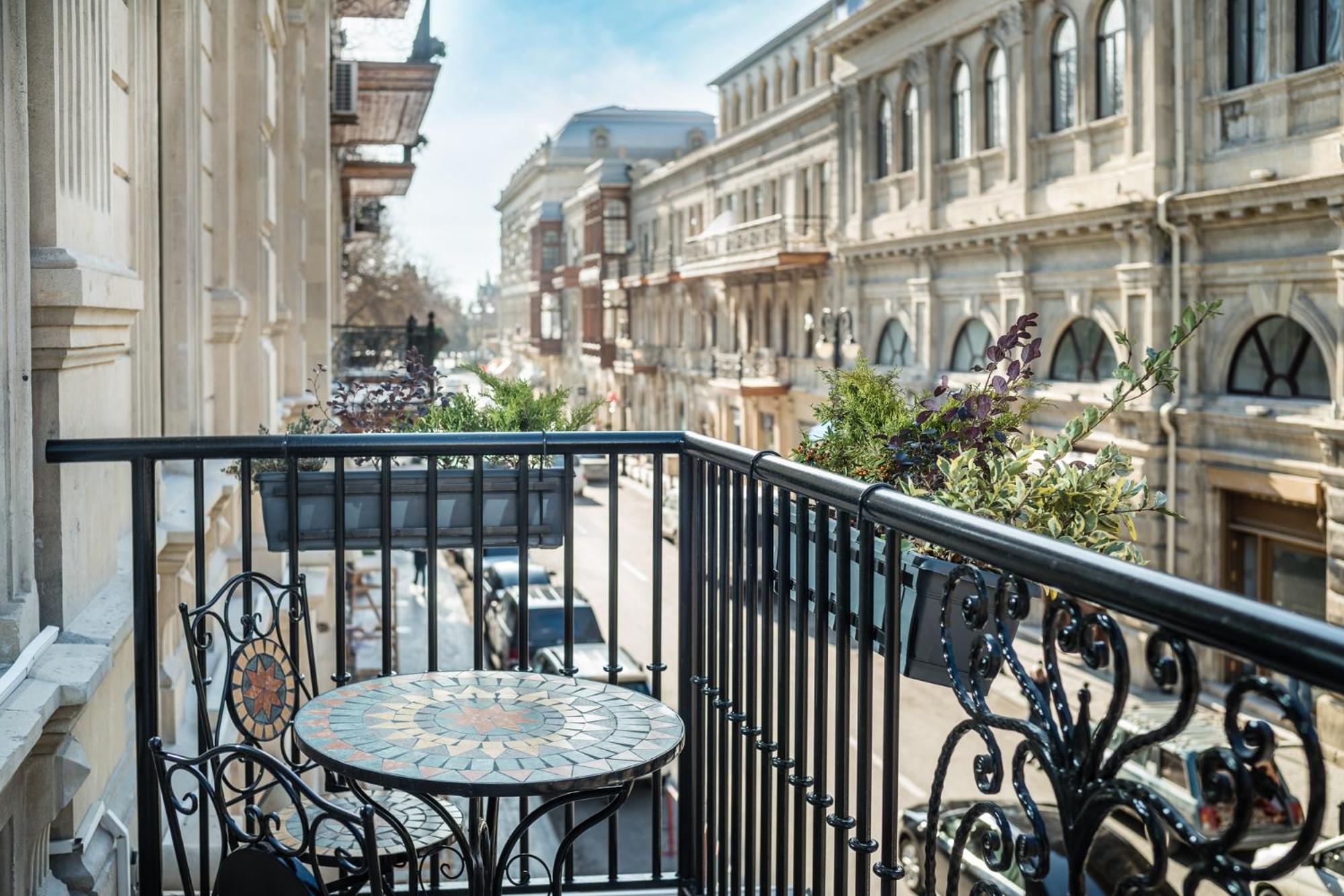 Signature Balcony King Room  - Photo 5