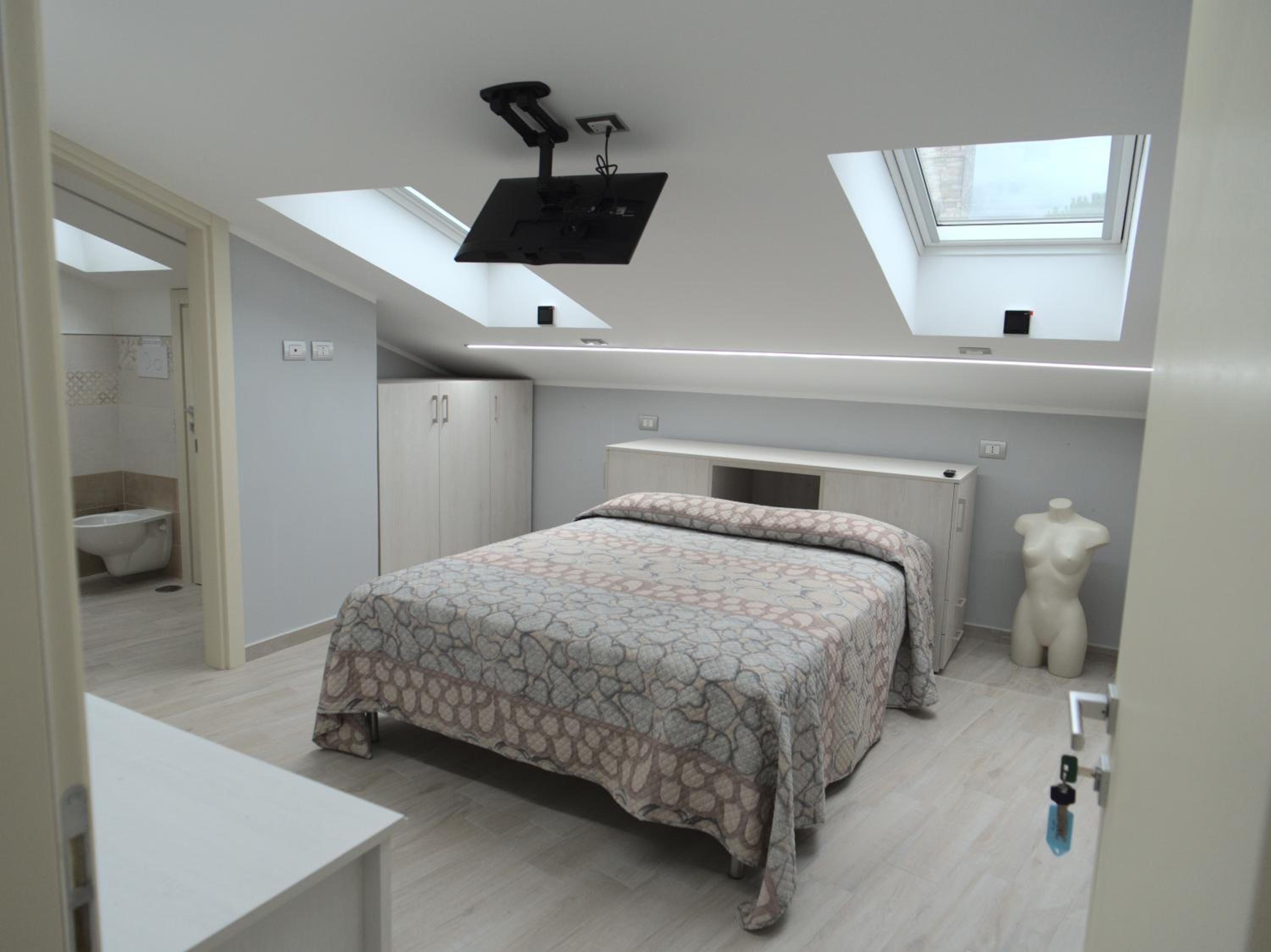 Double Room with Private Bathroom - Photo 1