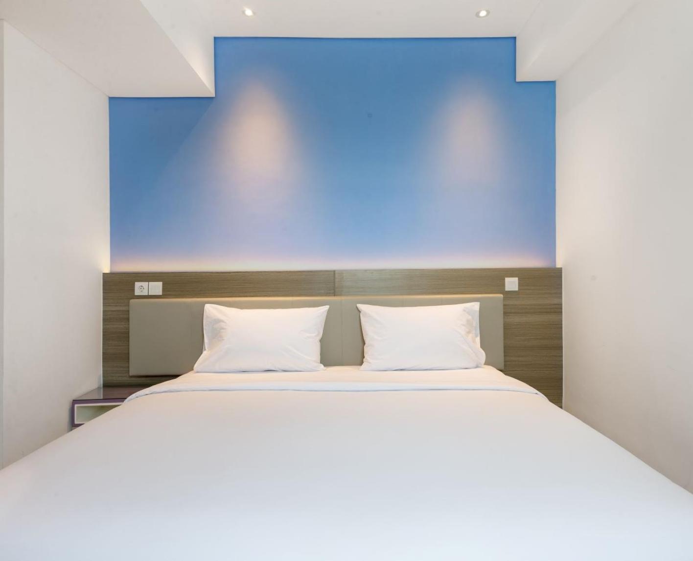 Smart Room Hollywood - Photo 1