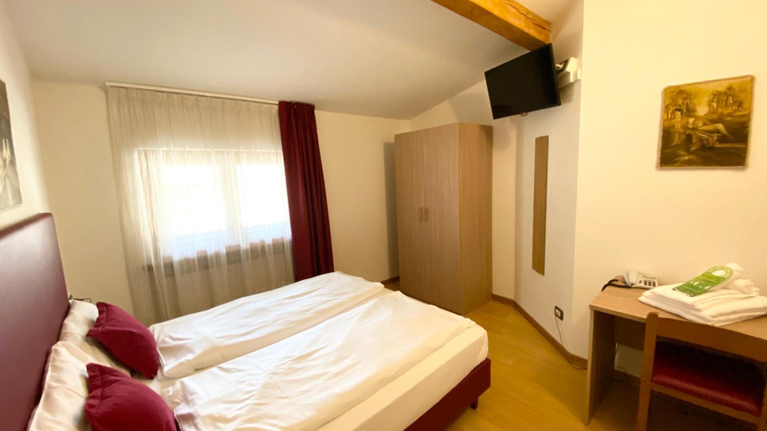 Standard Double Room photo 2