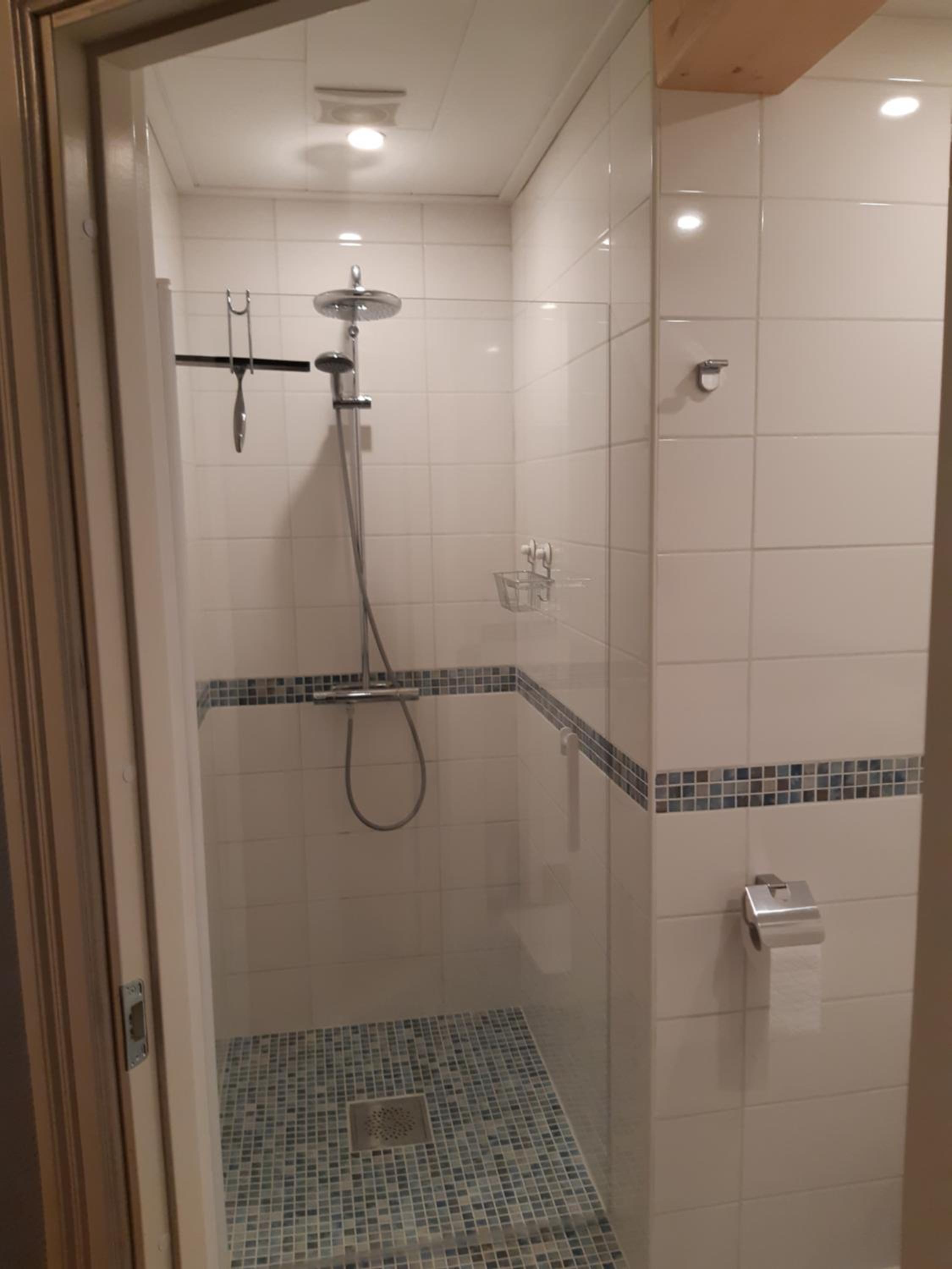 Deluxe Double Room with Shower photo 2