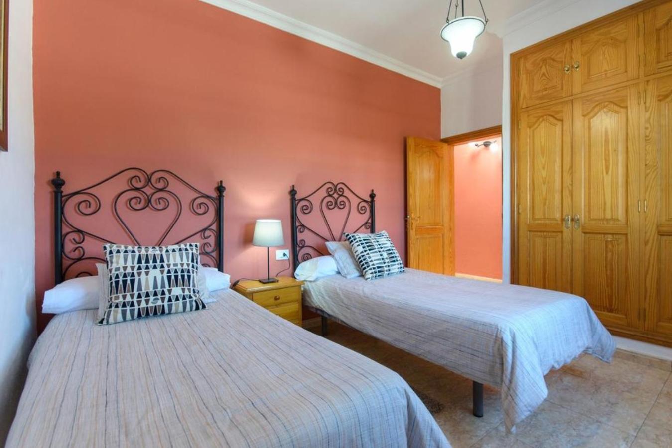 Apartamento de Dos Habitaciones con Terraza