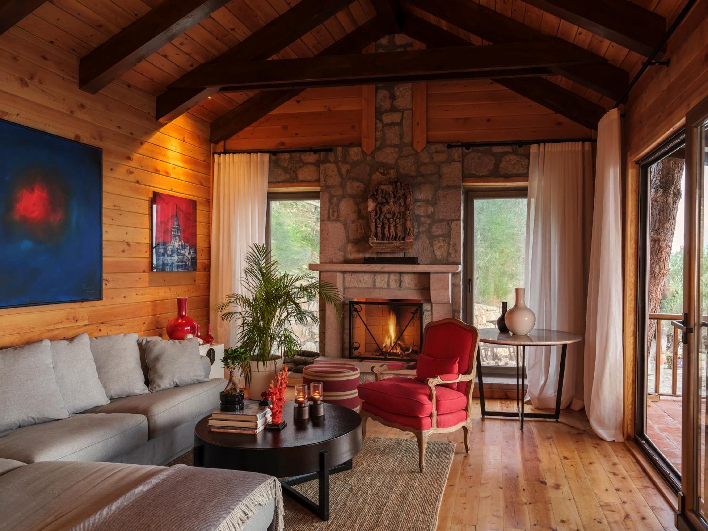 Deluxe Suite with Fireplace & Sea View - Photo 2