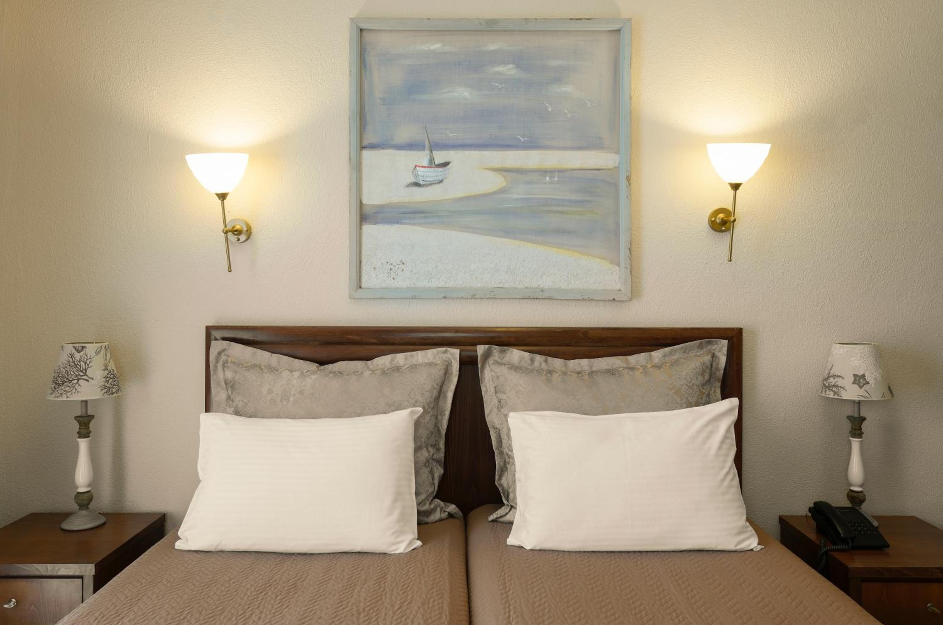 Double Room - Photo 3