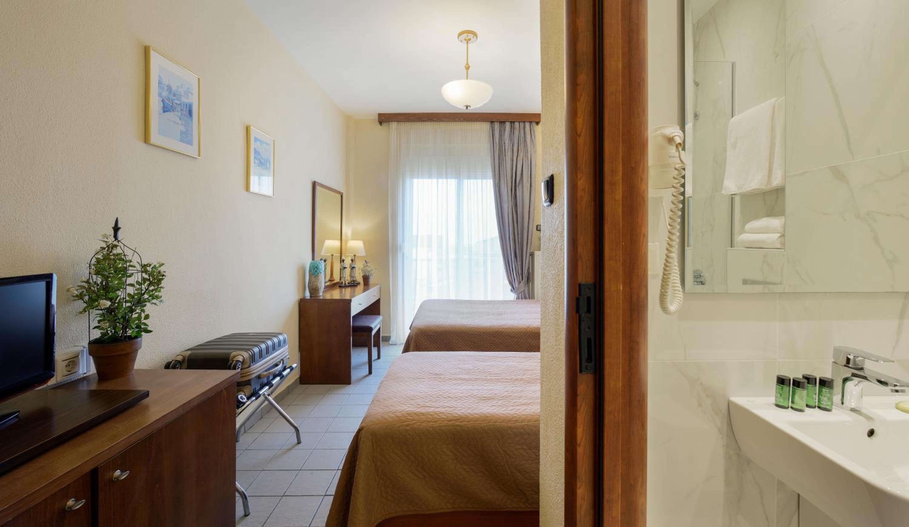 Triple Room - Photo 2