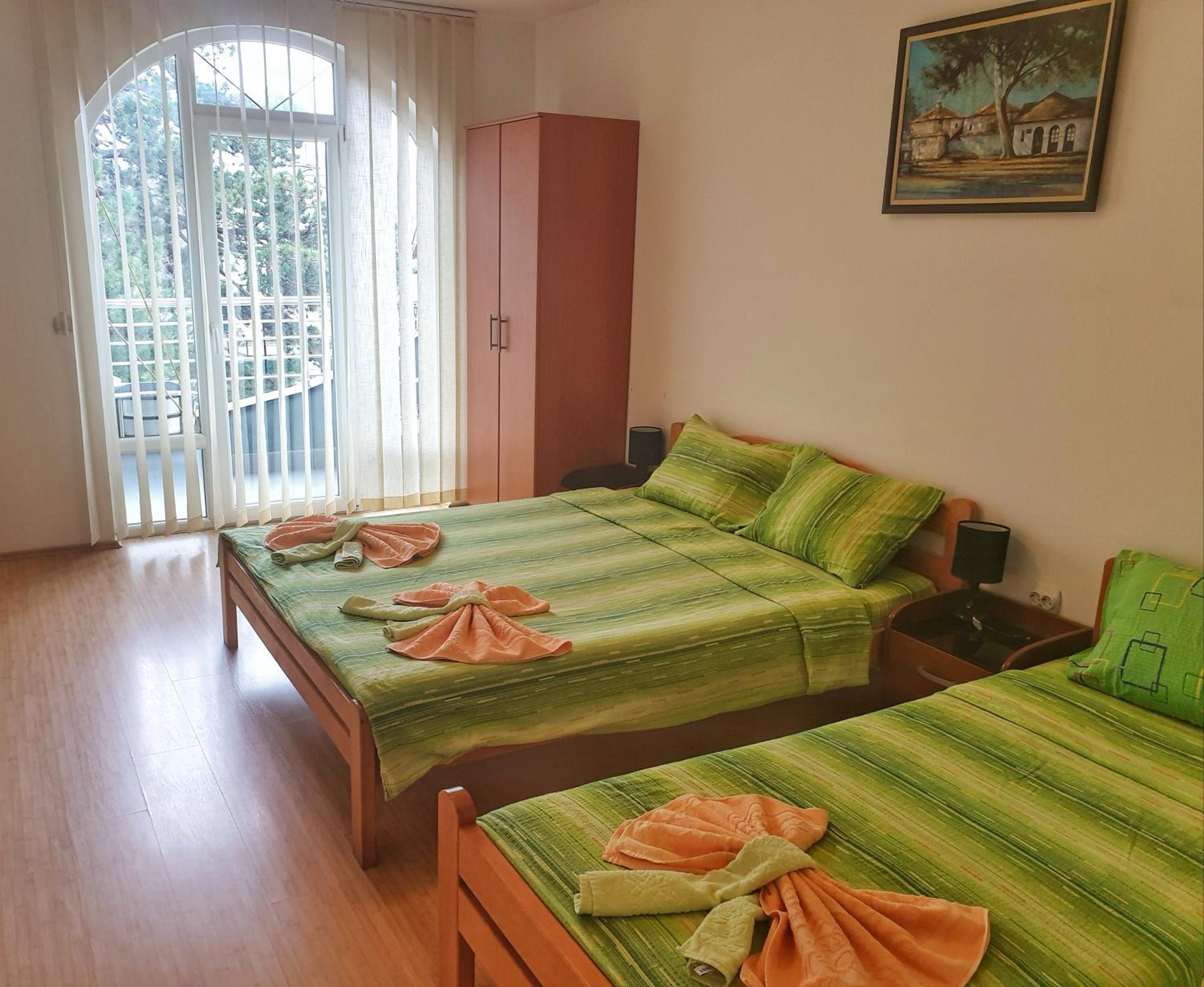 Triple Room with Terrace photo 2