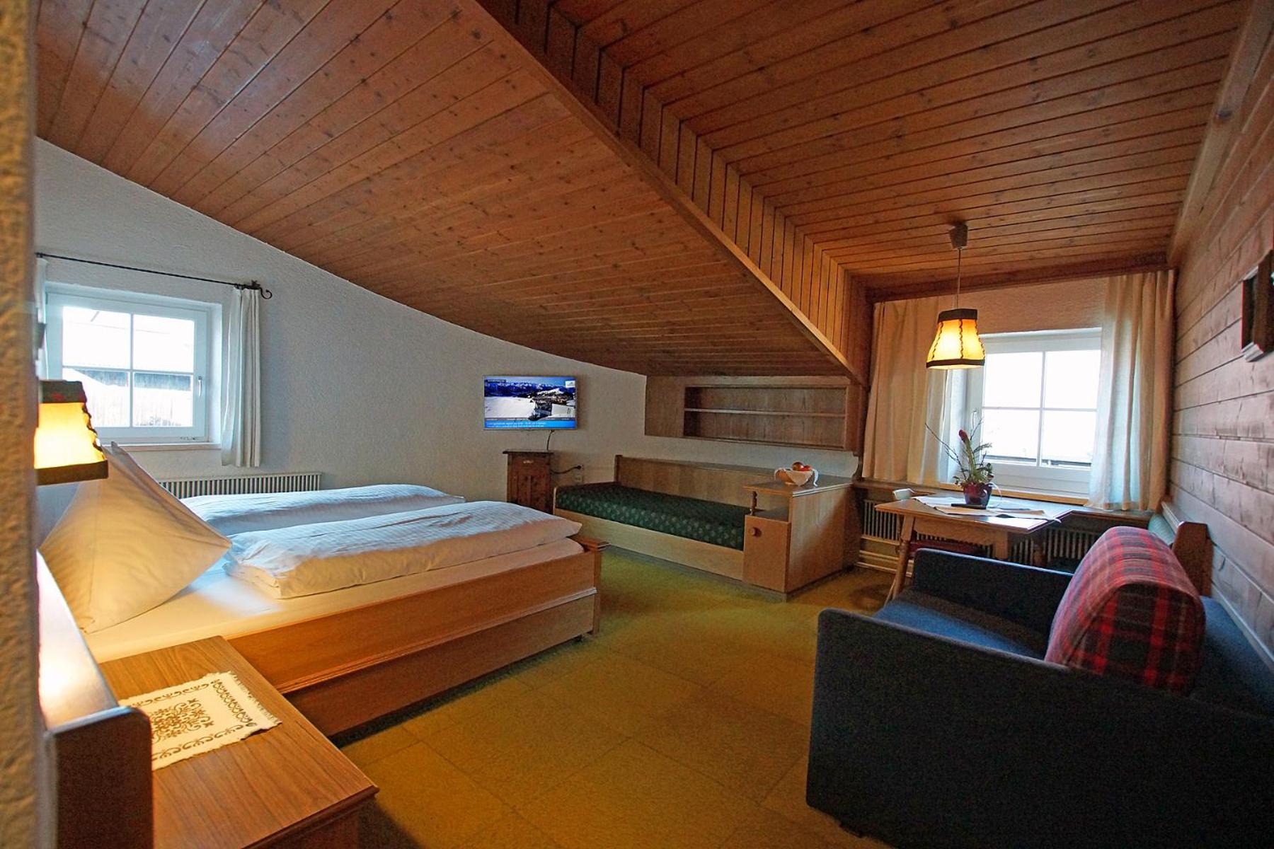 Quadruple Room with Mountain View photo 1