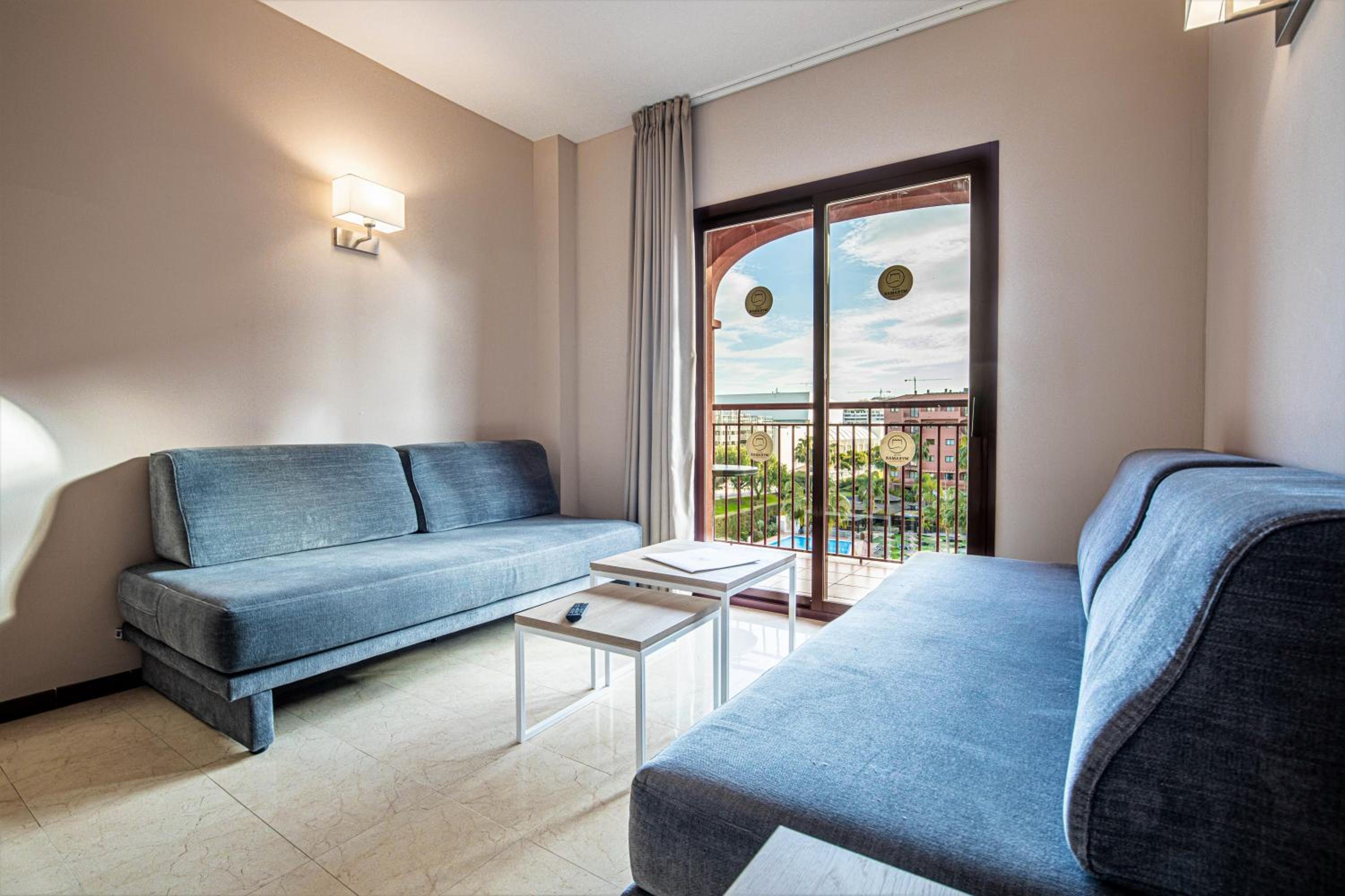 One-Bedroom Apartment with Pool View (2 Adults) photo 3