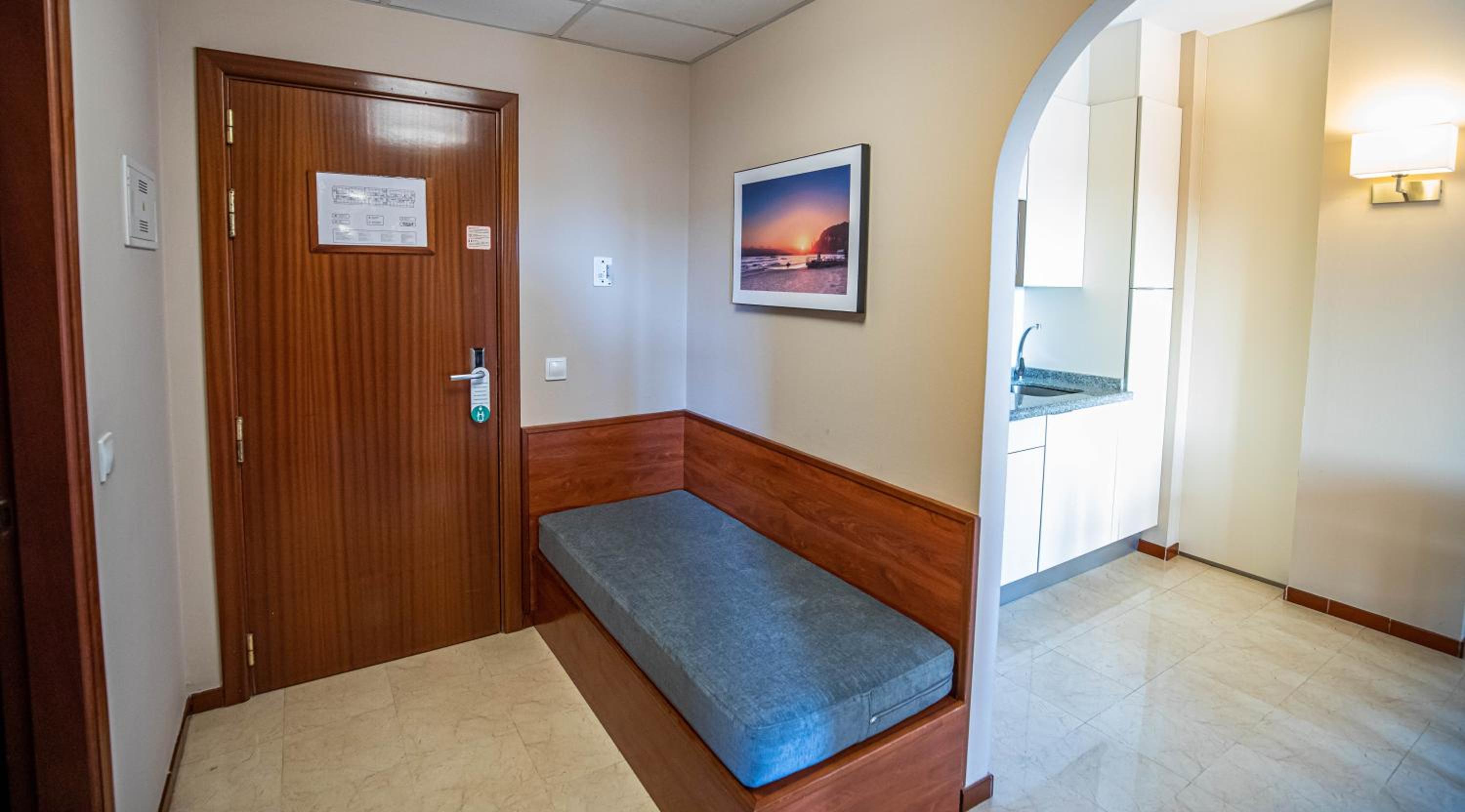 One-Bedroom Apartment with Terrace (3 Adults) photo 2