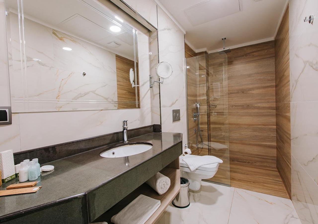 Black Sea Suite with Spa Bath photo 2