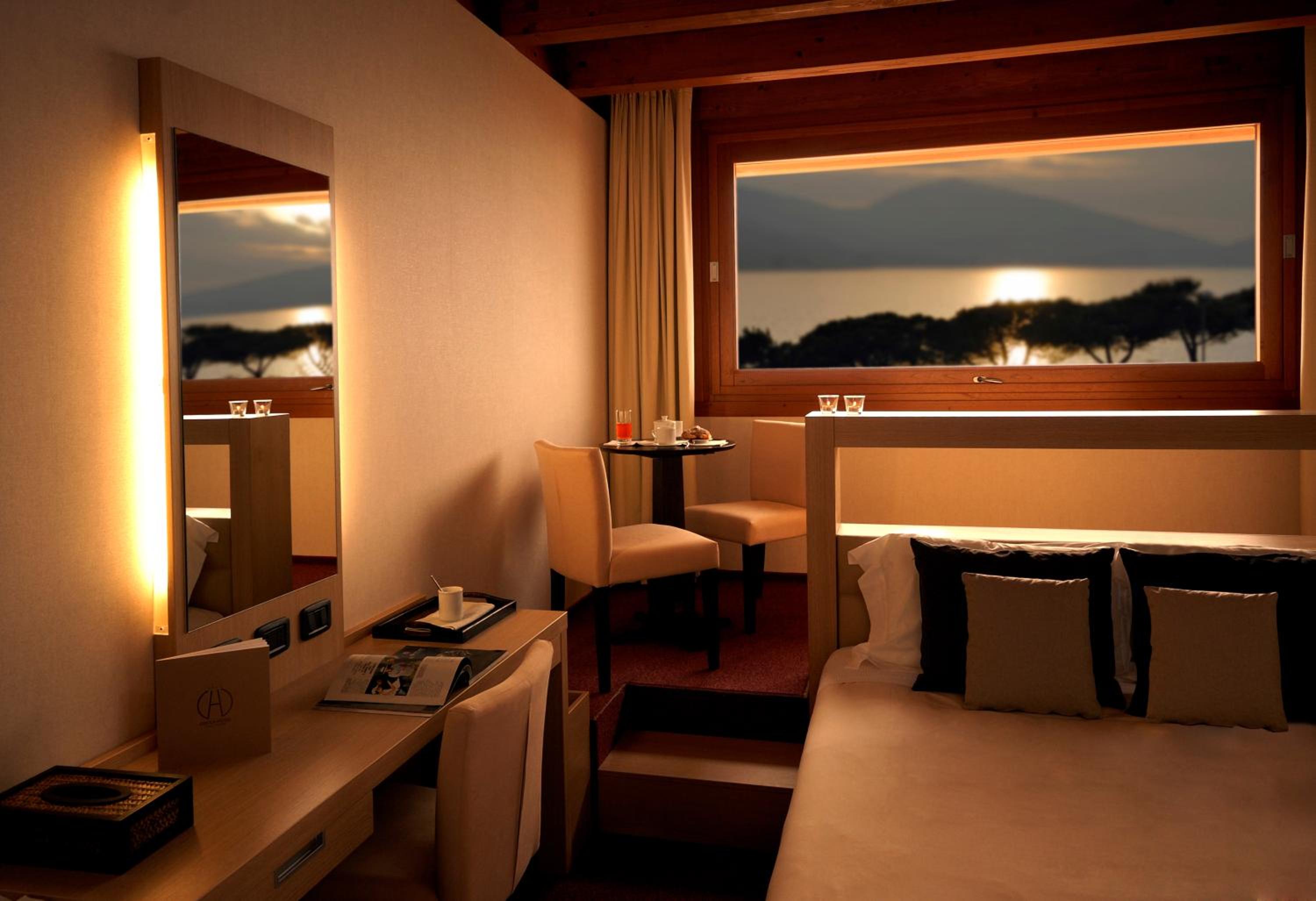 Romantic Double Room with Lake View photo 1