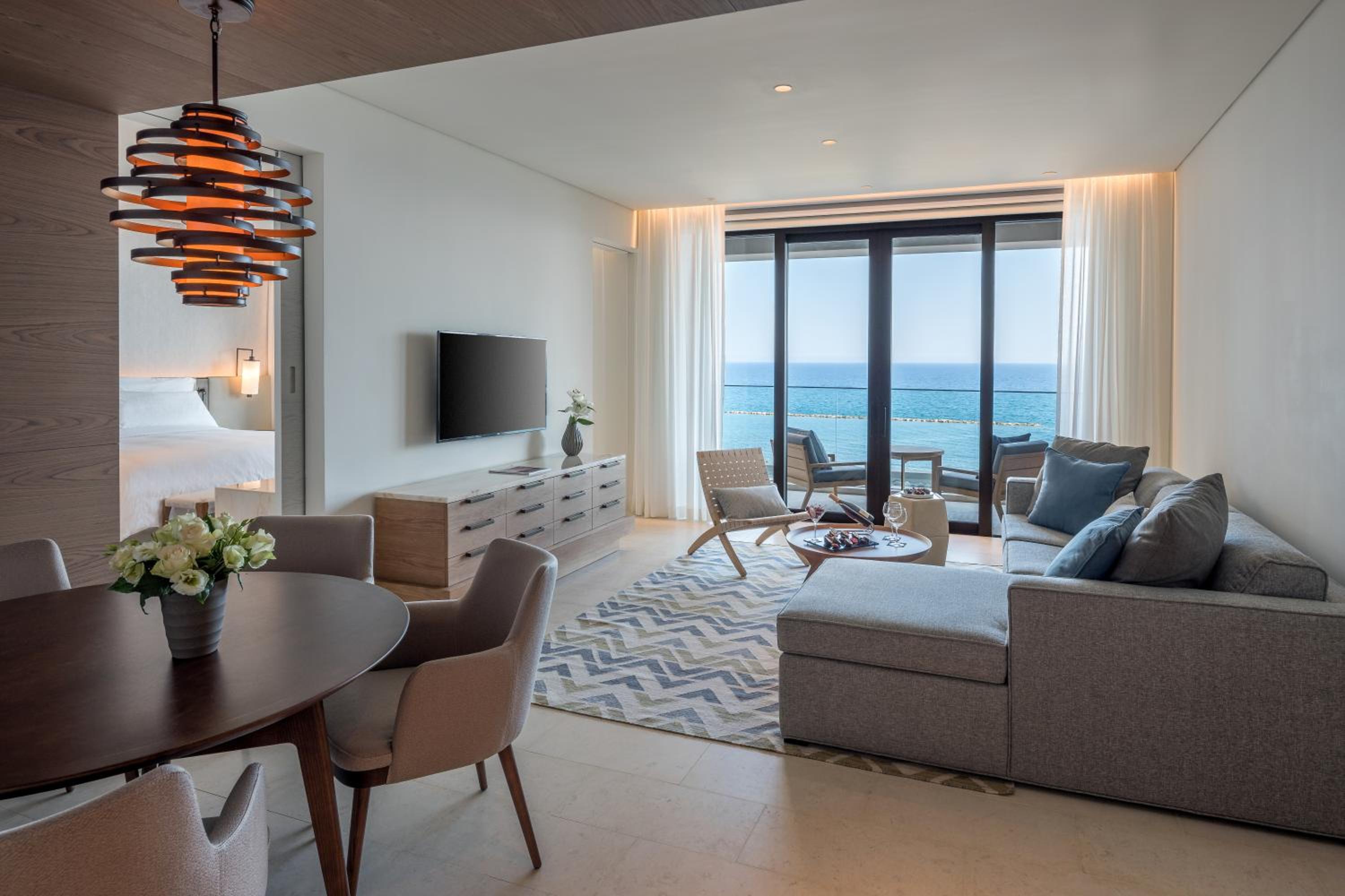 מלון אמארה לימסול — Grand Deluxe Seaview Suite