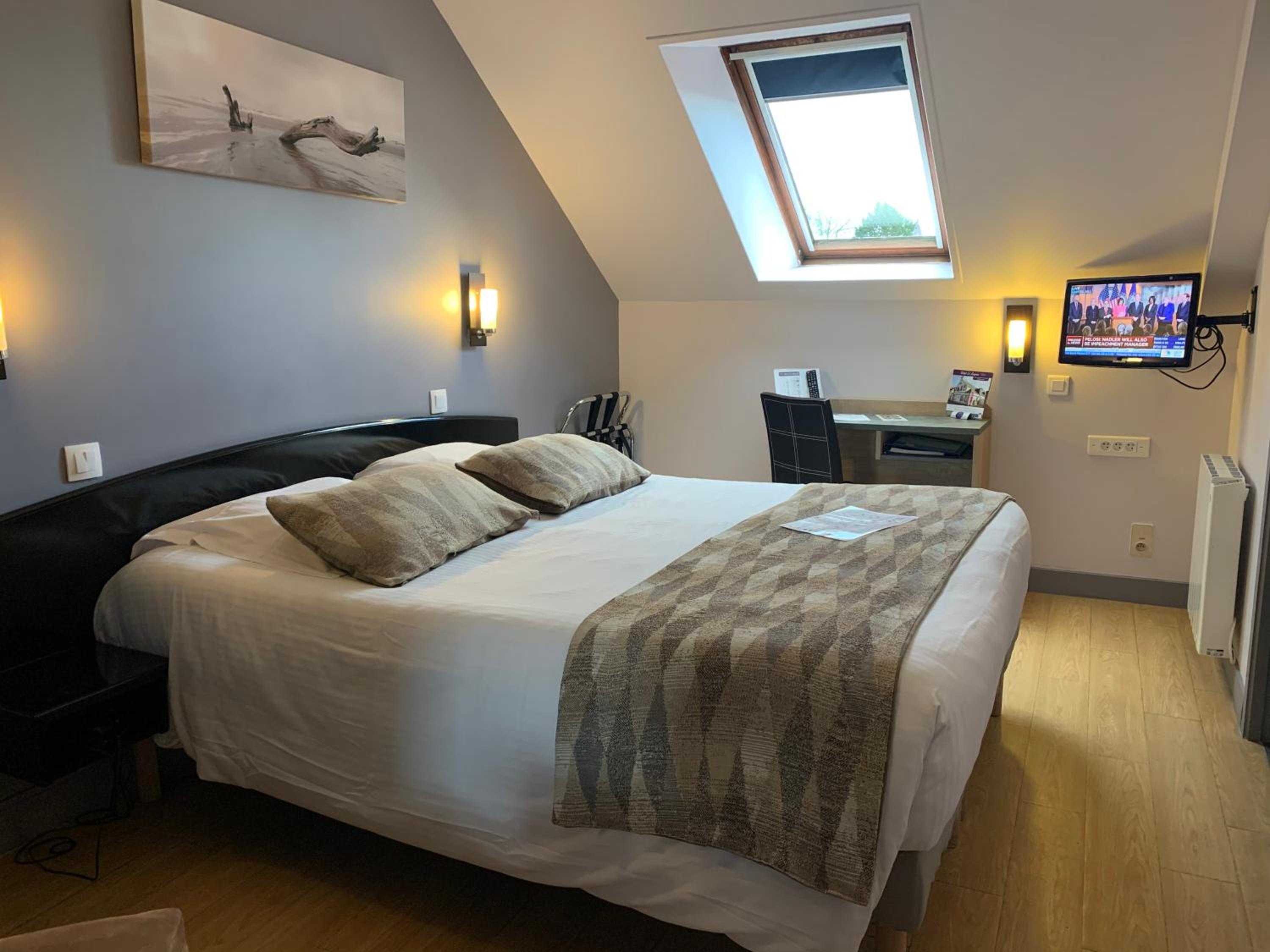 Double Room - Photo 6