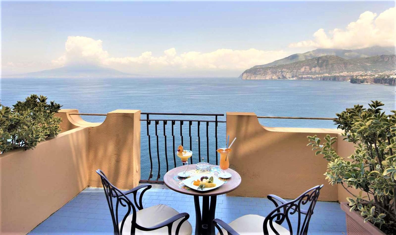 Deluxe Room with Terrace and Sea View - Photo 3
