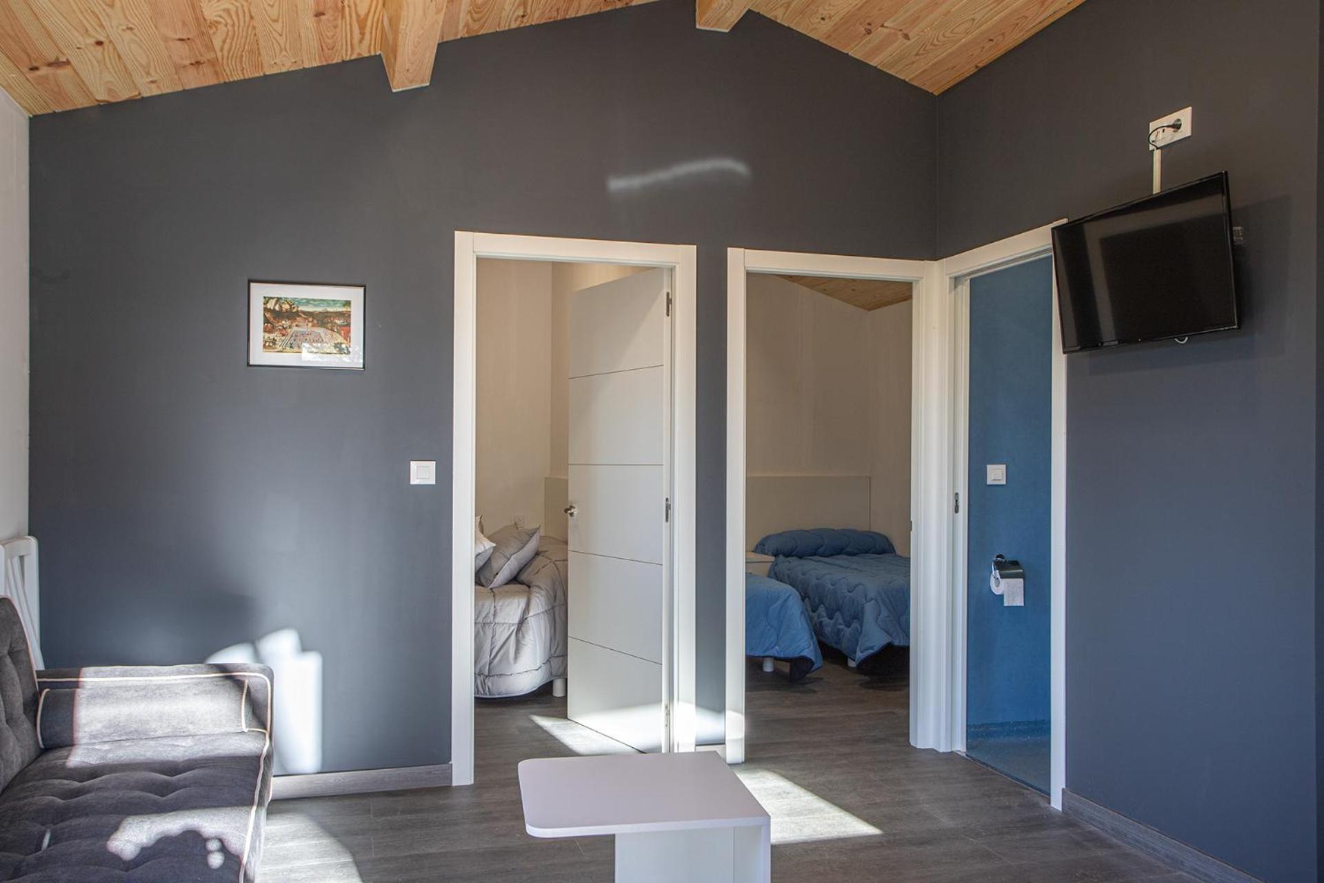 Two-Bedroom Bungalow - Photo 3