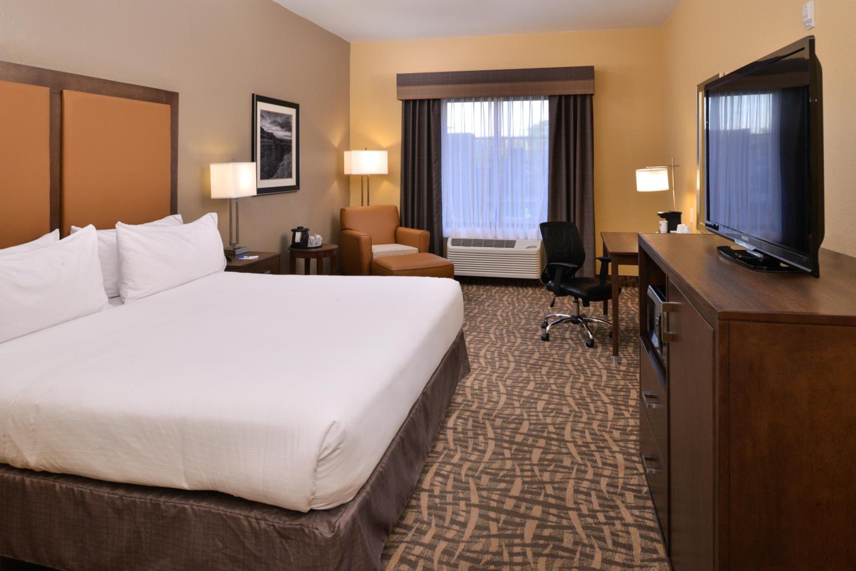 Standard King Room photo 2