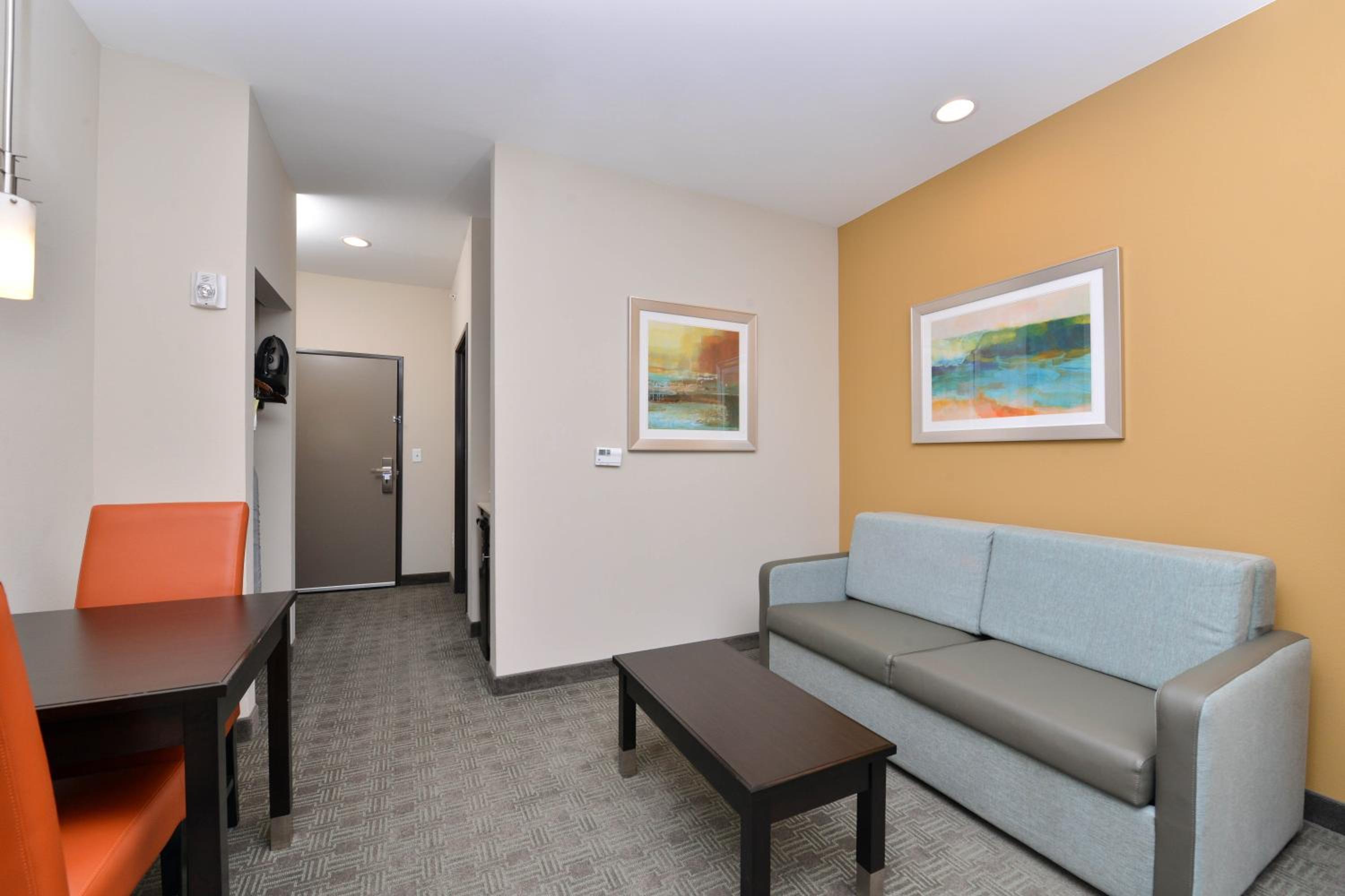 Suite, 1 King Bed with Sofa bed, Accessible (Communications Accessible)