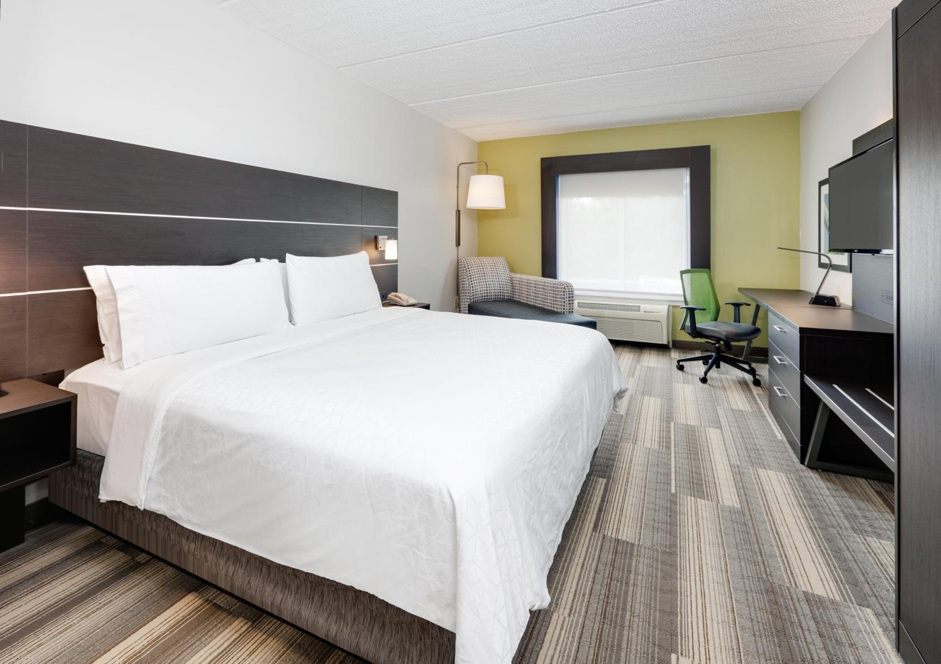 Standard King Room - Photo 3