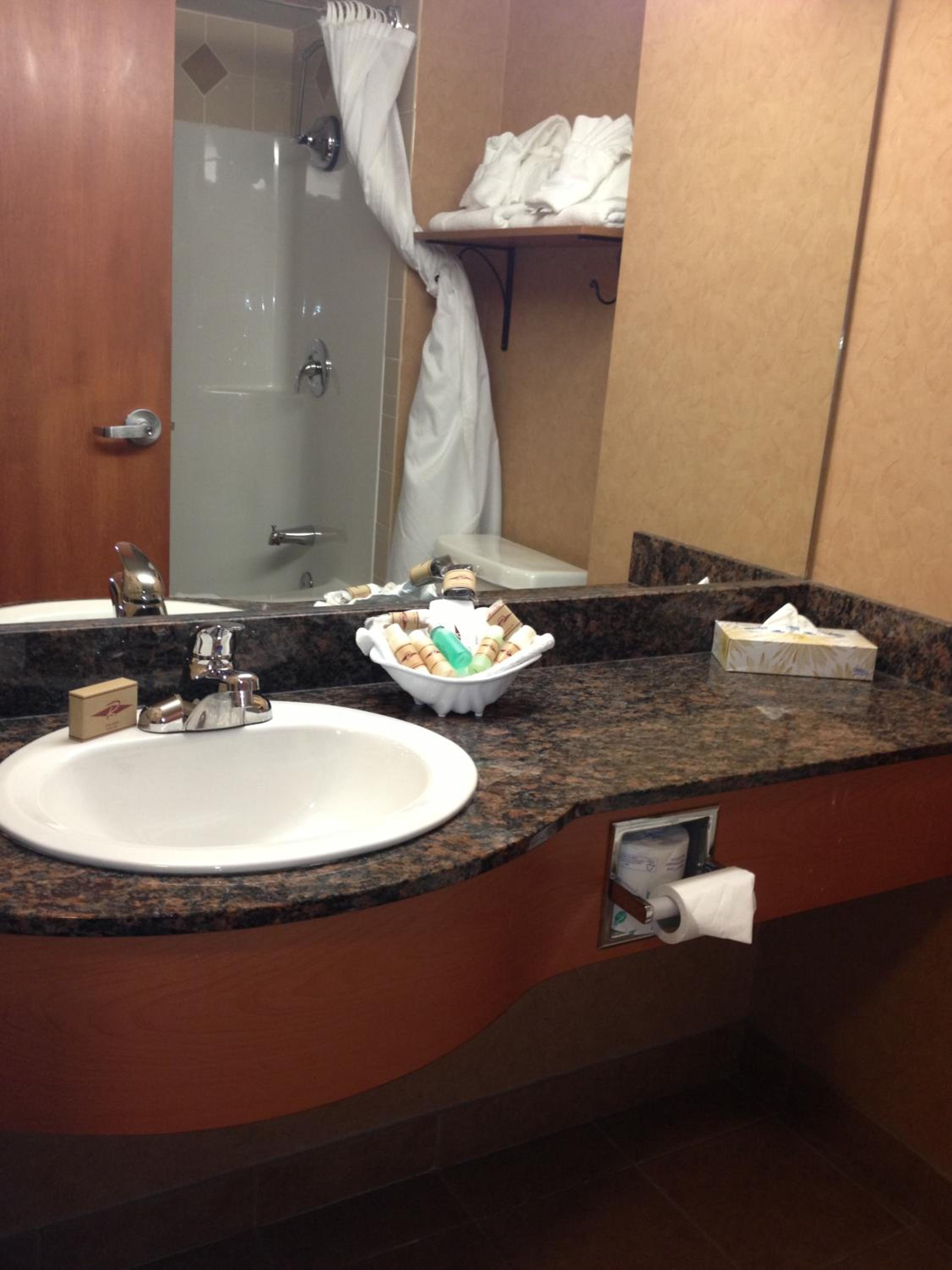 Standard Queen Room with Two QUeen Beds - New Building - Photo 11