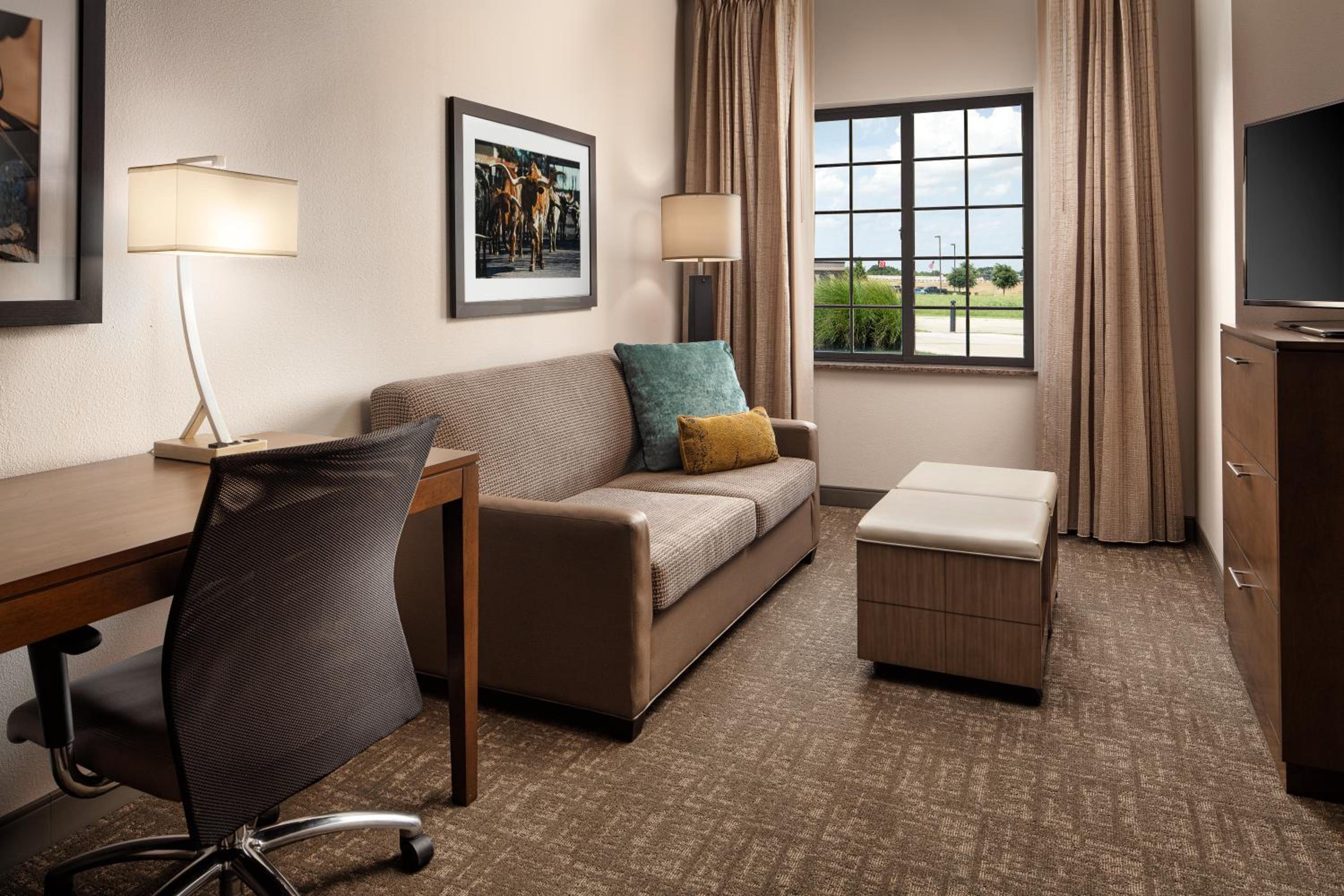 One-Bedroom Suite with Two Double Beds - Photo 2