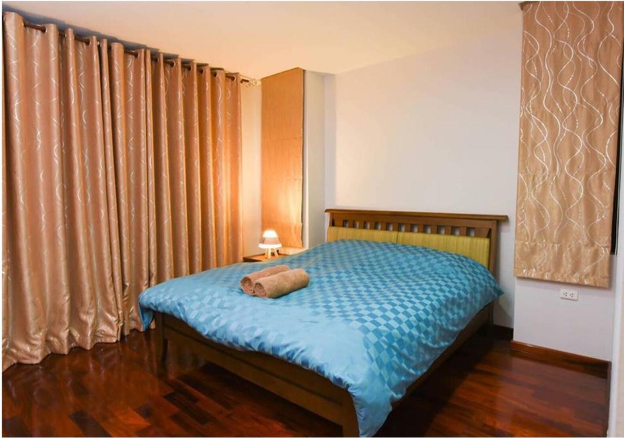 Three-Bedroom House - Photo 1