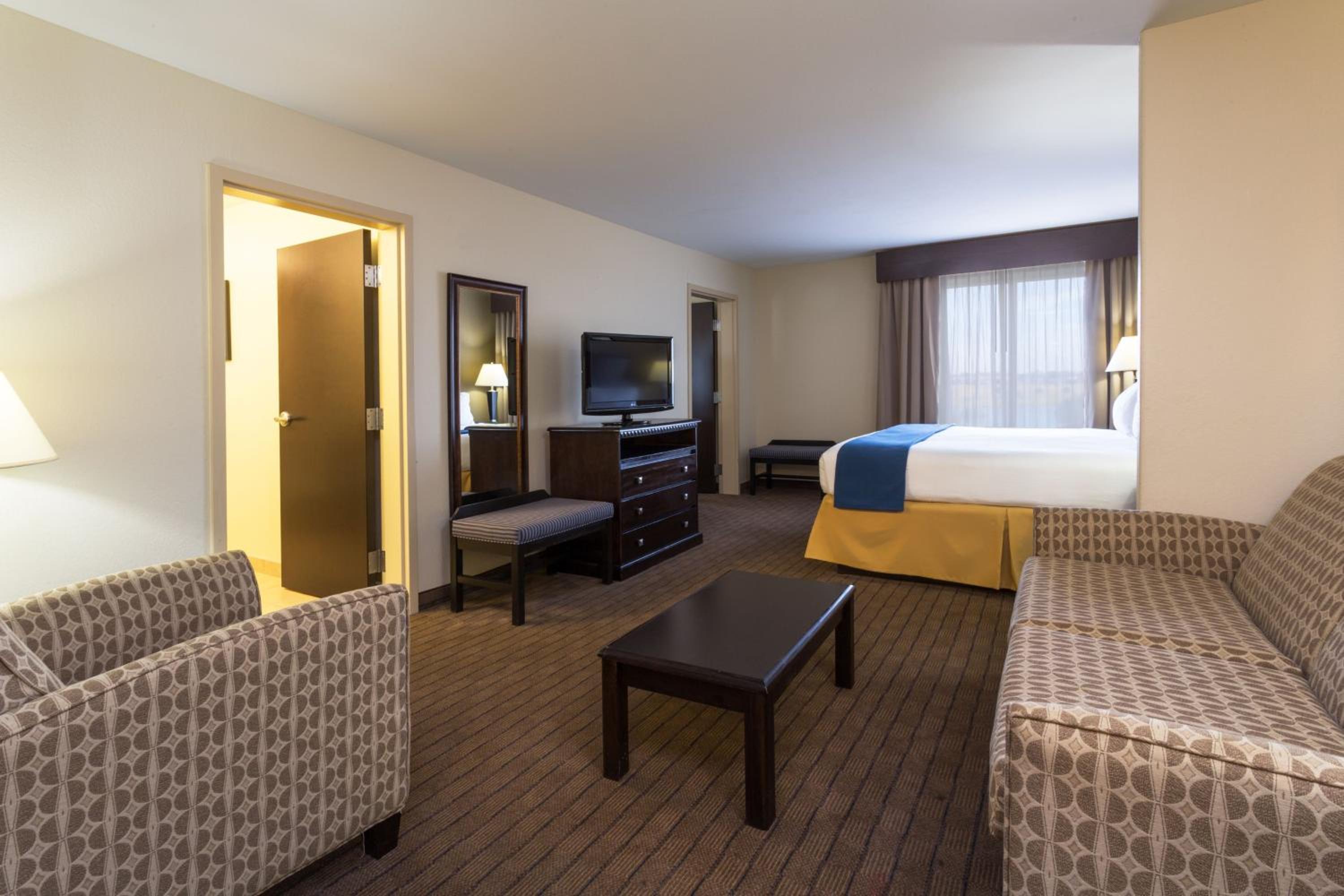 Two-Bedroom King Suite - Non-Smoking - Photo 1