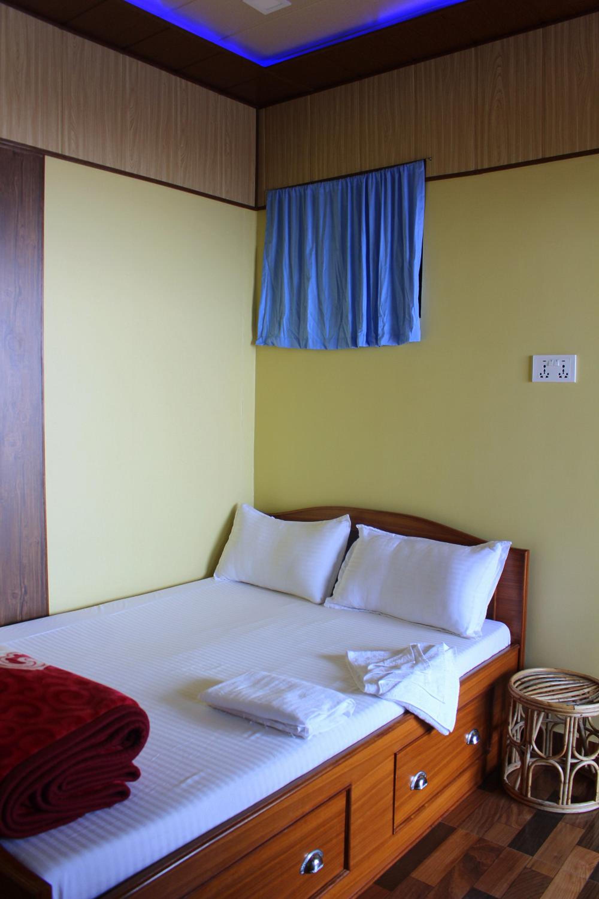 Double Room with Private Bathroom photo 3