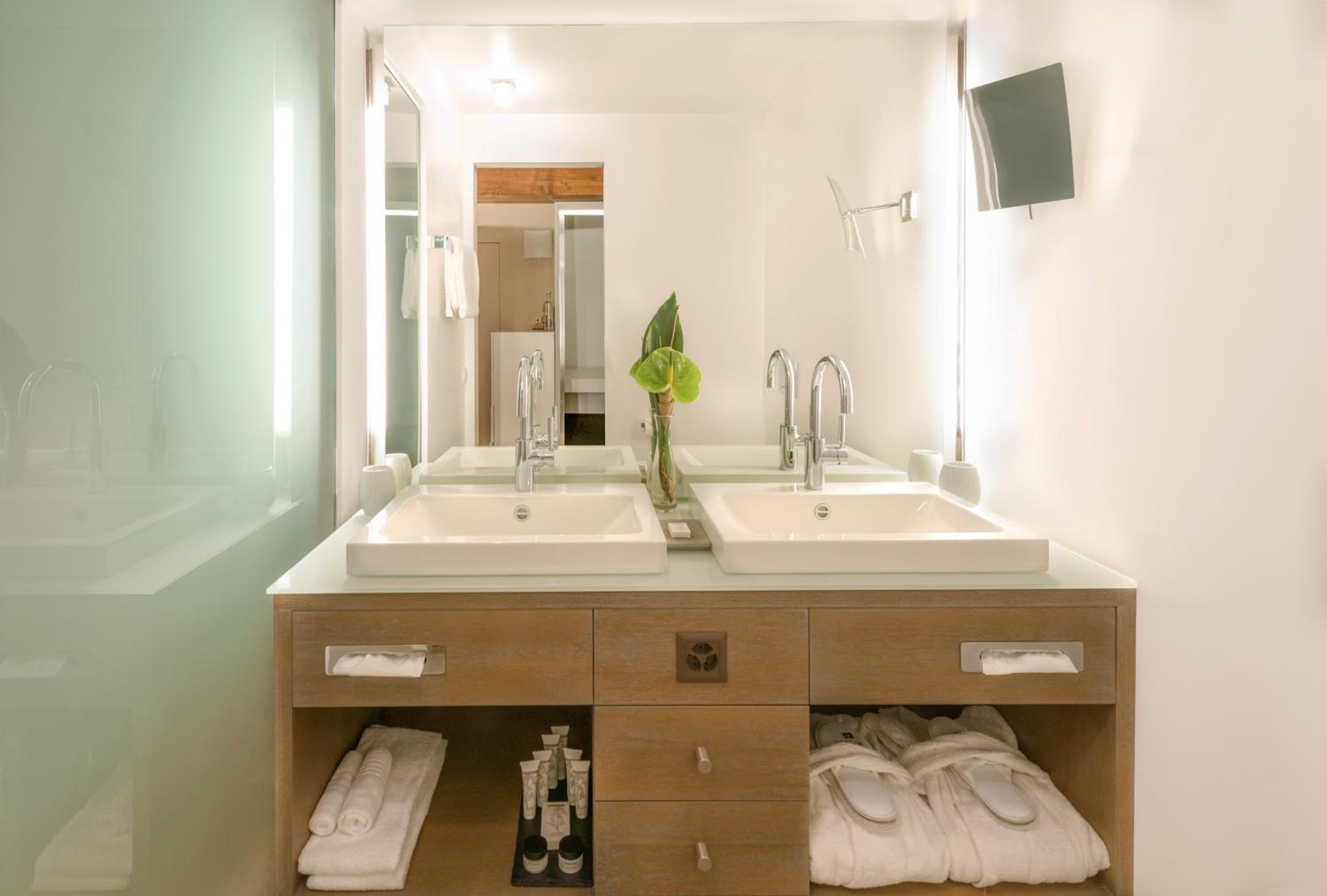 Deluxe Double Room - Photo 4