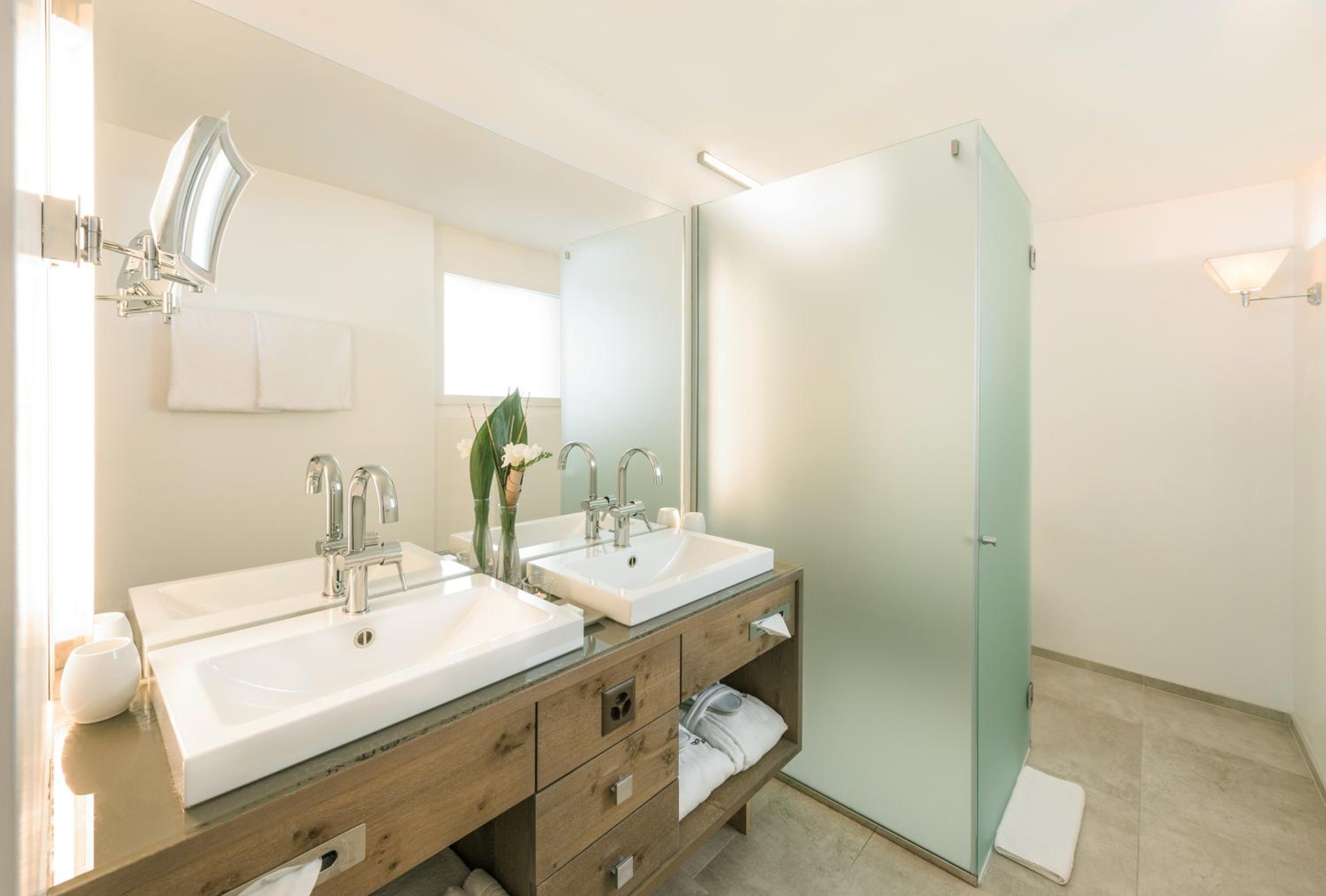 Deluxe Double Room - Photo 6