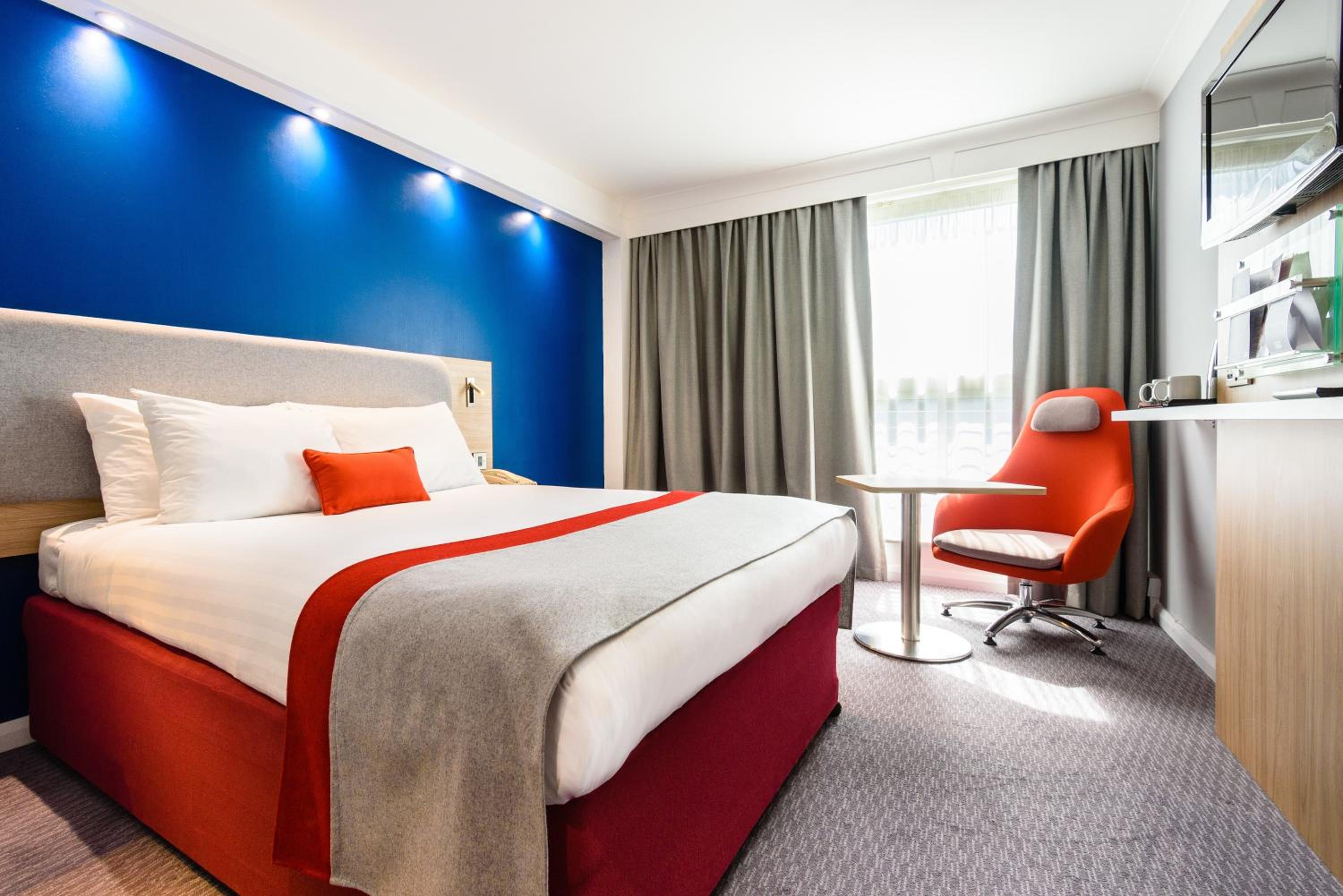 Standard Double Room with Free Hot Breakfast - Photo 2