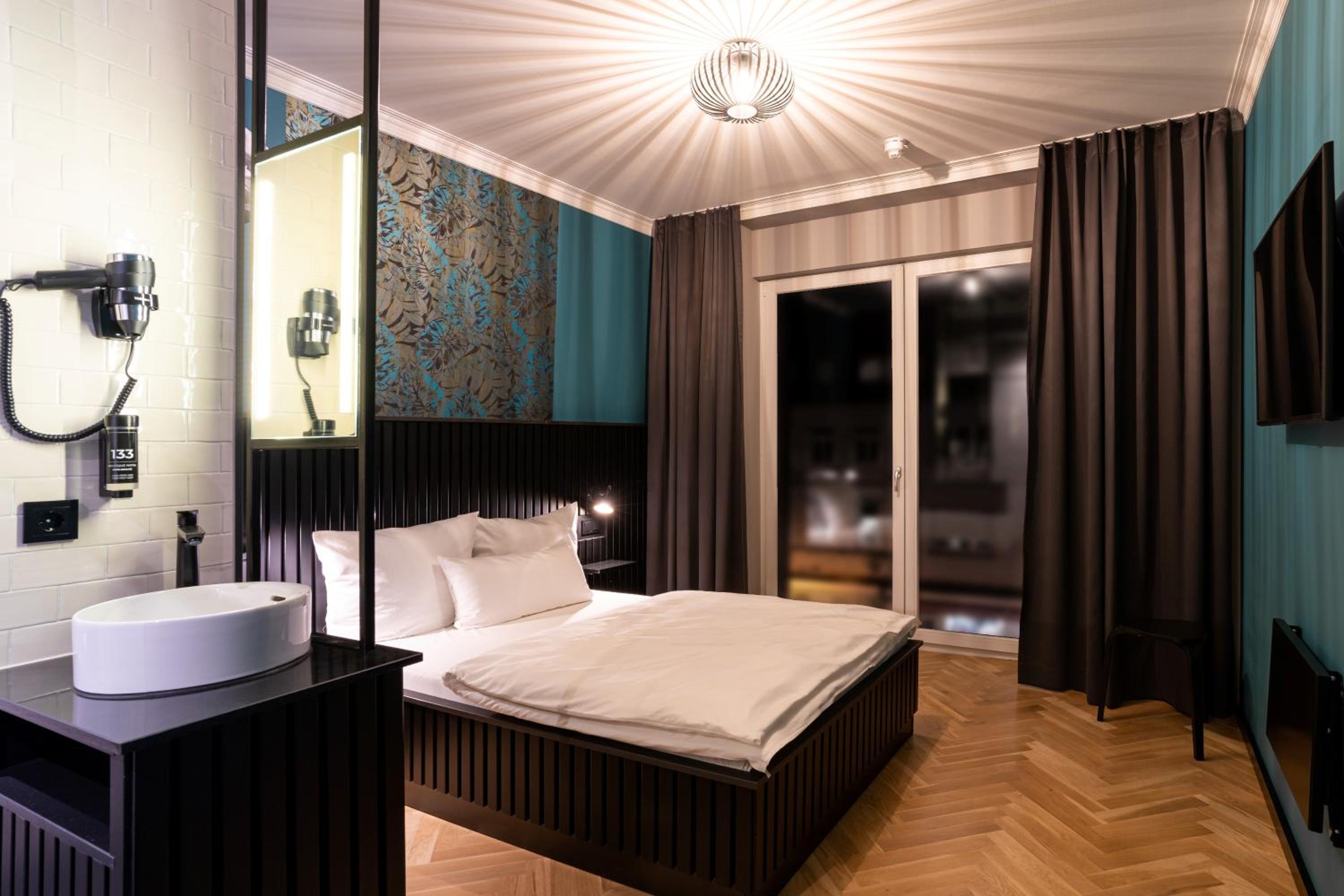 Premium Double Room - Photo 3