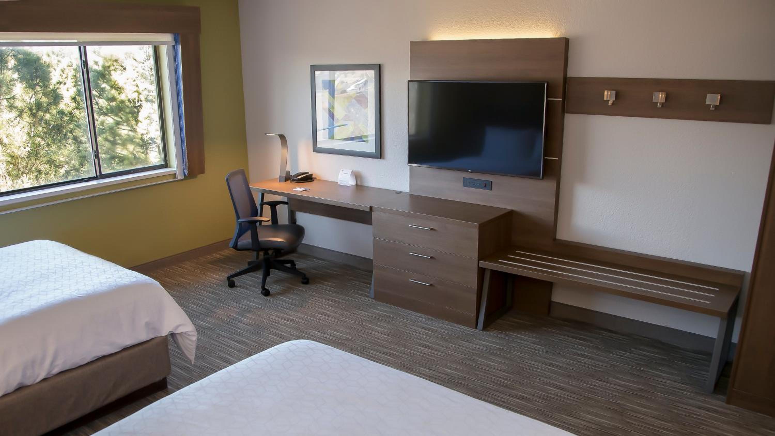 Suite with Two Beds - Non-Smoking - Photo 9