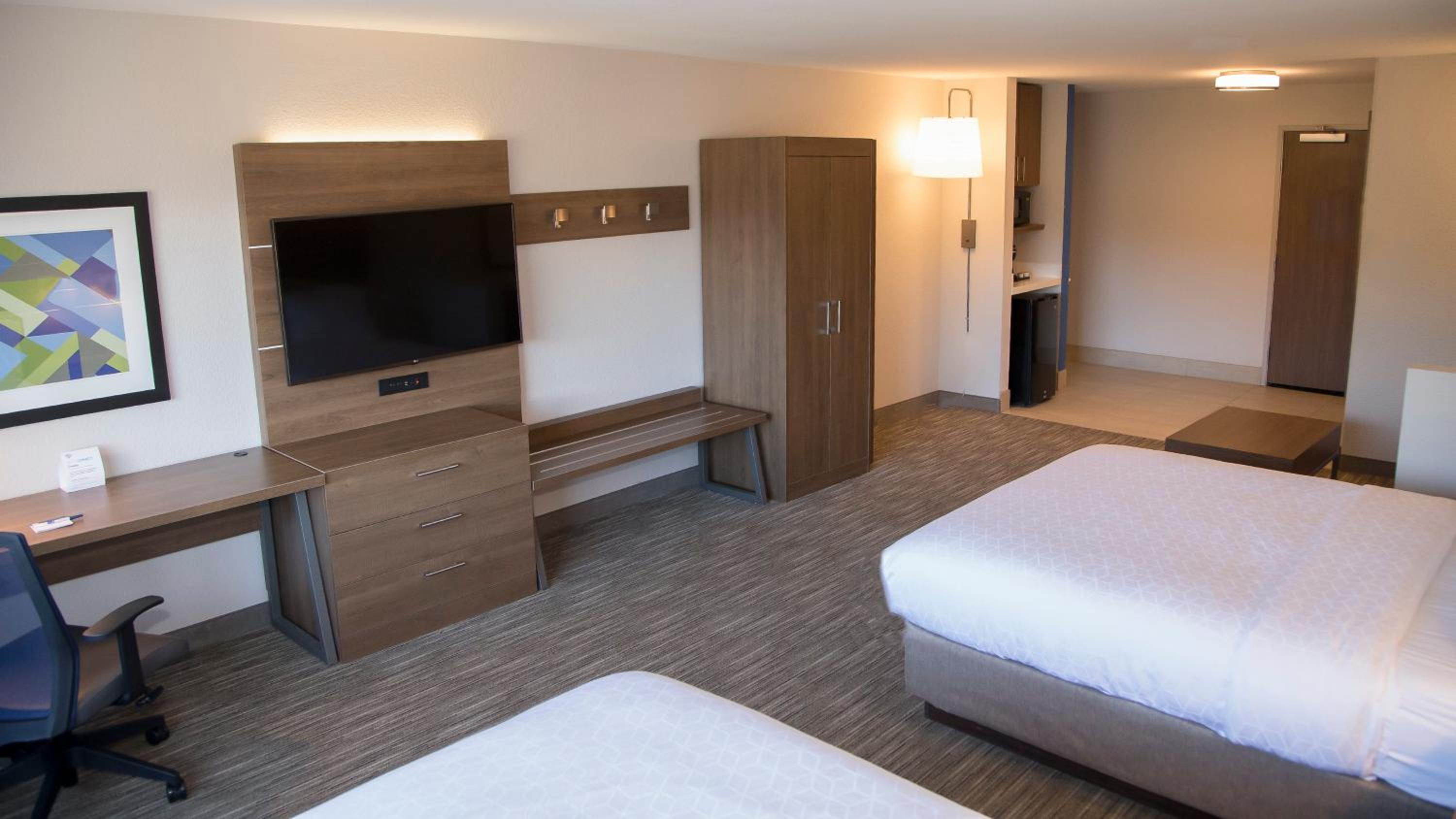 Suite with Two Beds - Non-Smoking - Photo 2