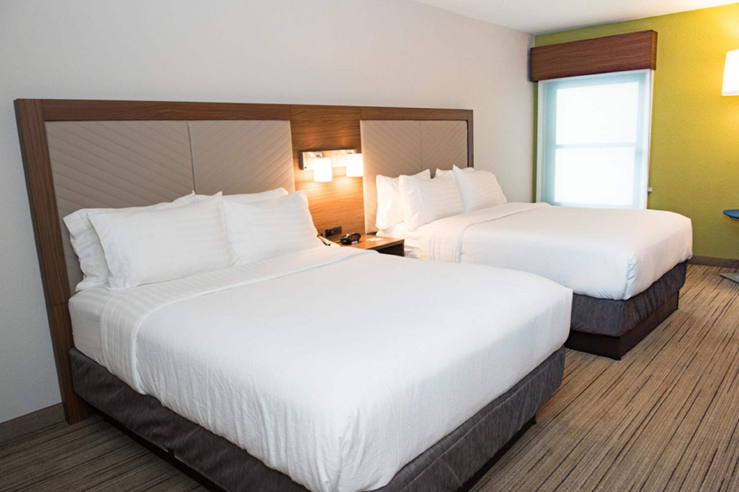 Standard Double Room with Two Double Beds - Photo 2
