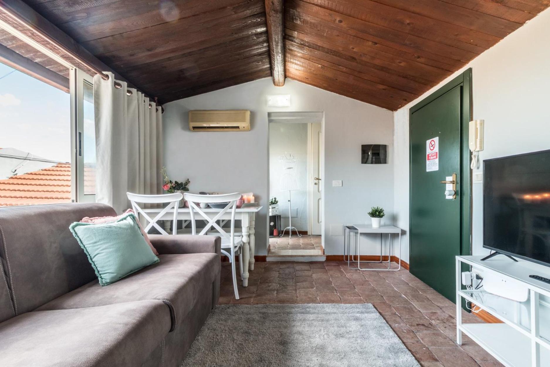 One-Bedroom Apartment - Photo 10