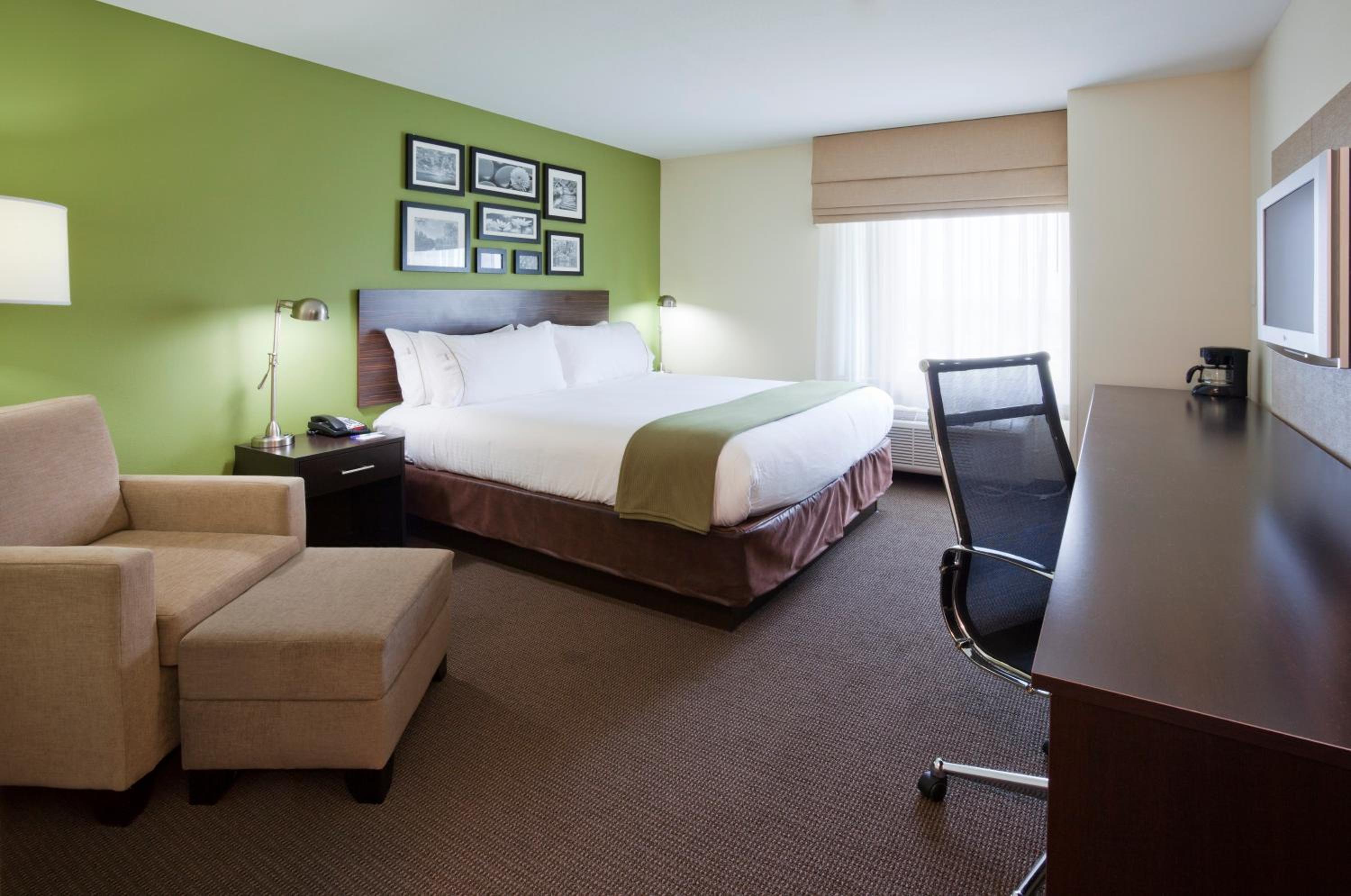 Standard King Room - Photo 1