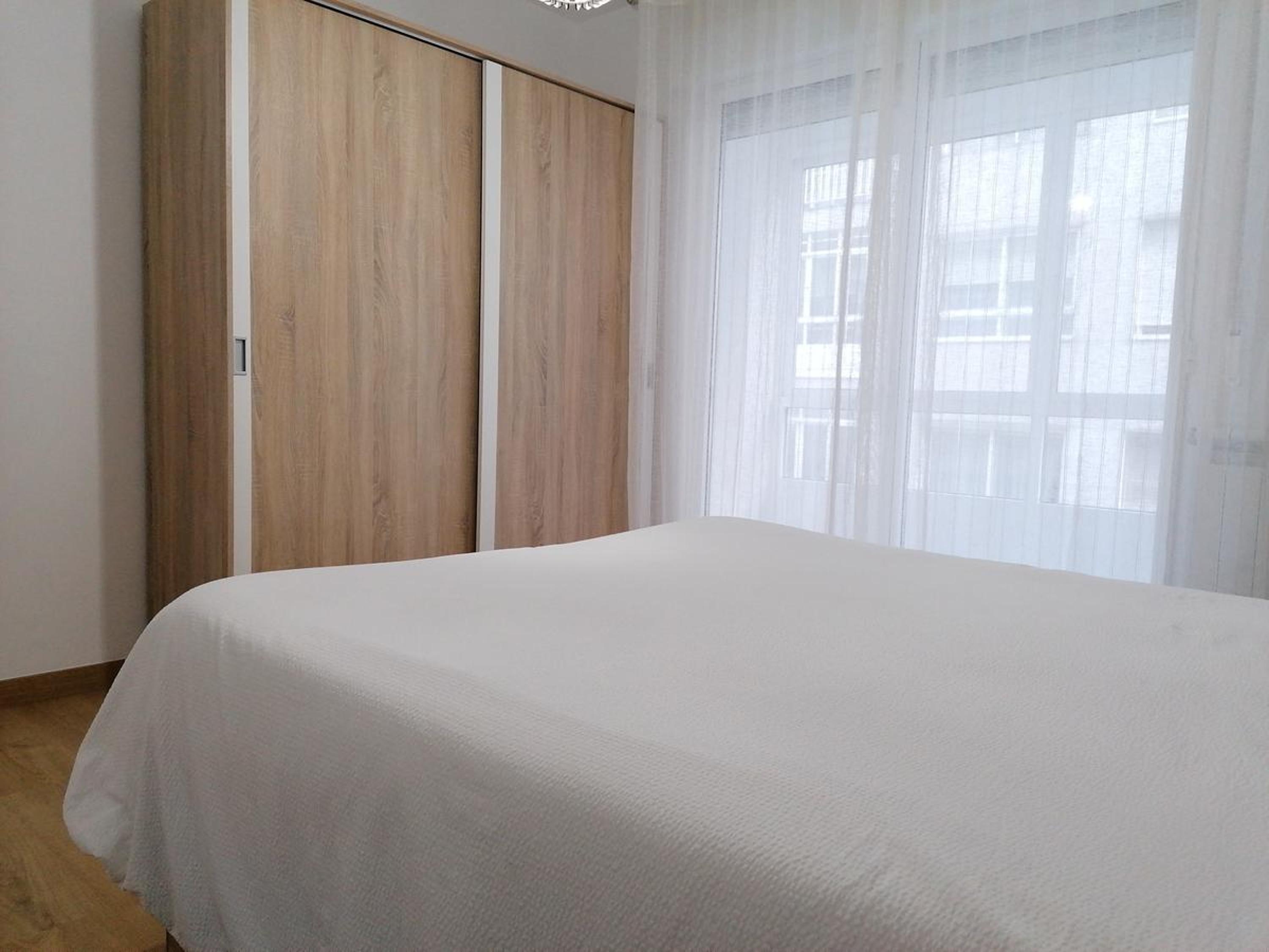 Three-Bedroom Apartment - Photo 7