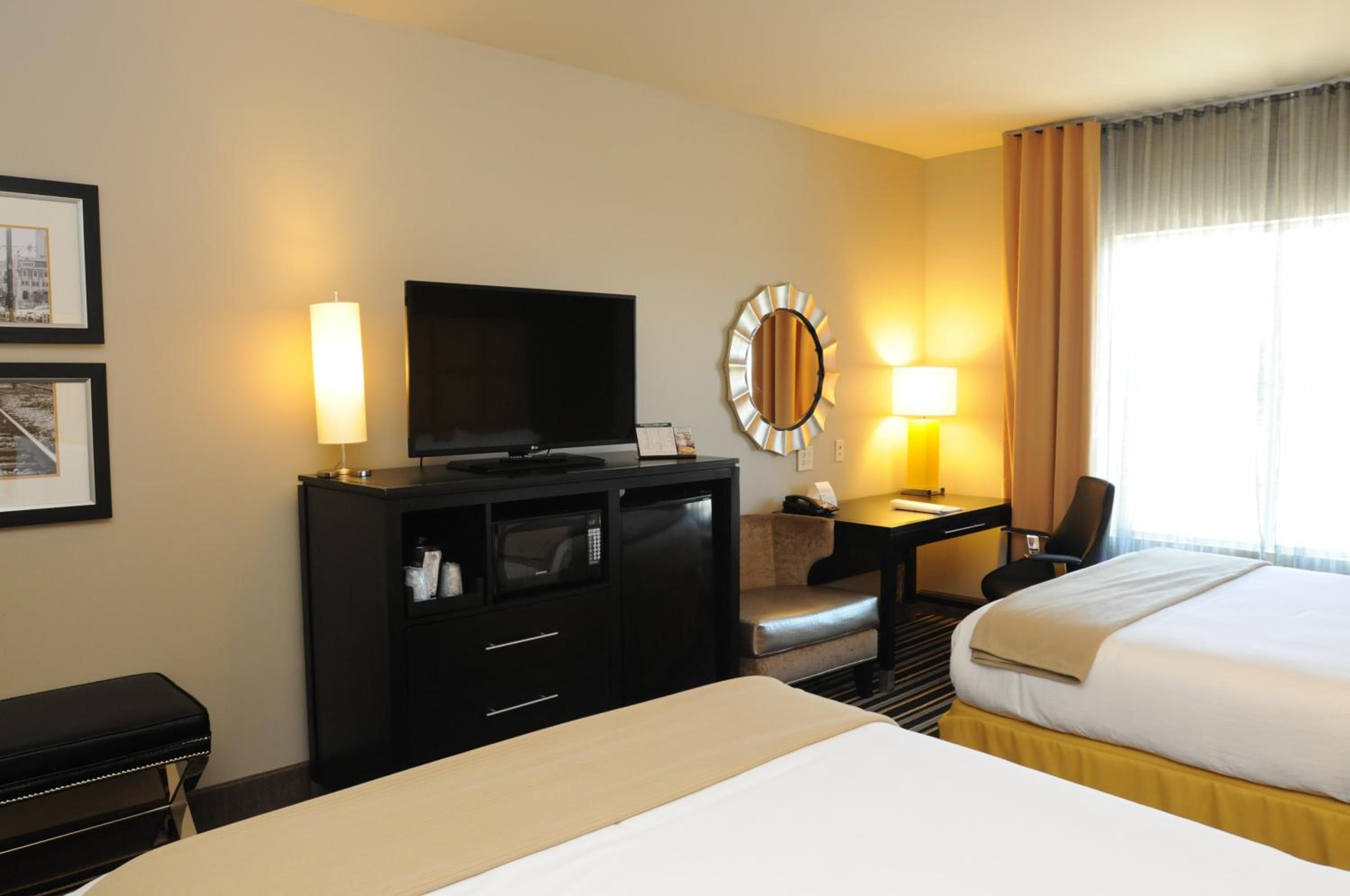 Standard Queen Room with Two Queen Beds