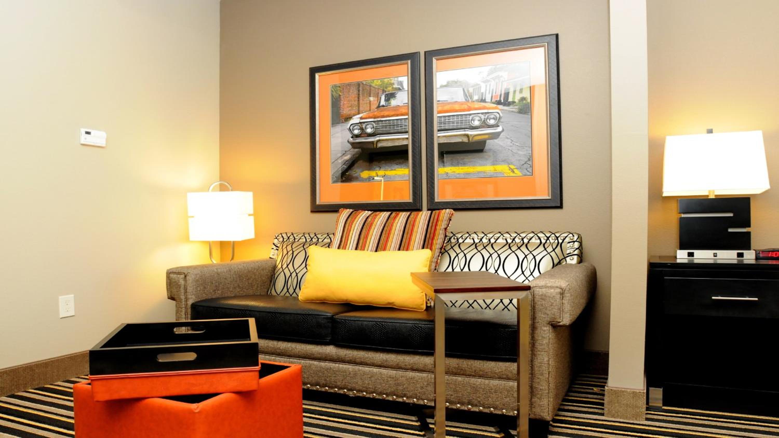 Queen Suite with Two Queen Beds and Sofa Bed - Communications Accessible photo 3