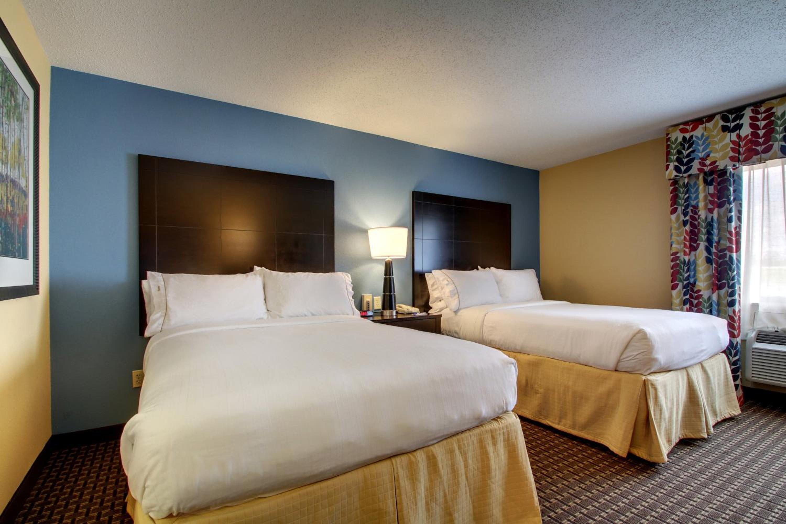 Standard Double Room with Two Double Beds - Photo 1