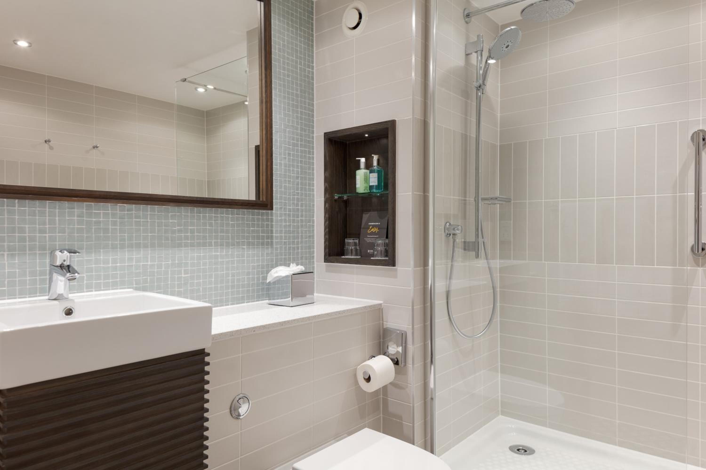 One-Bedroom Suite photo 3