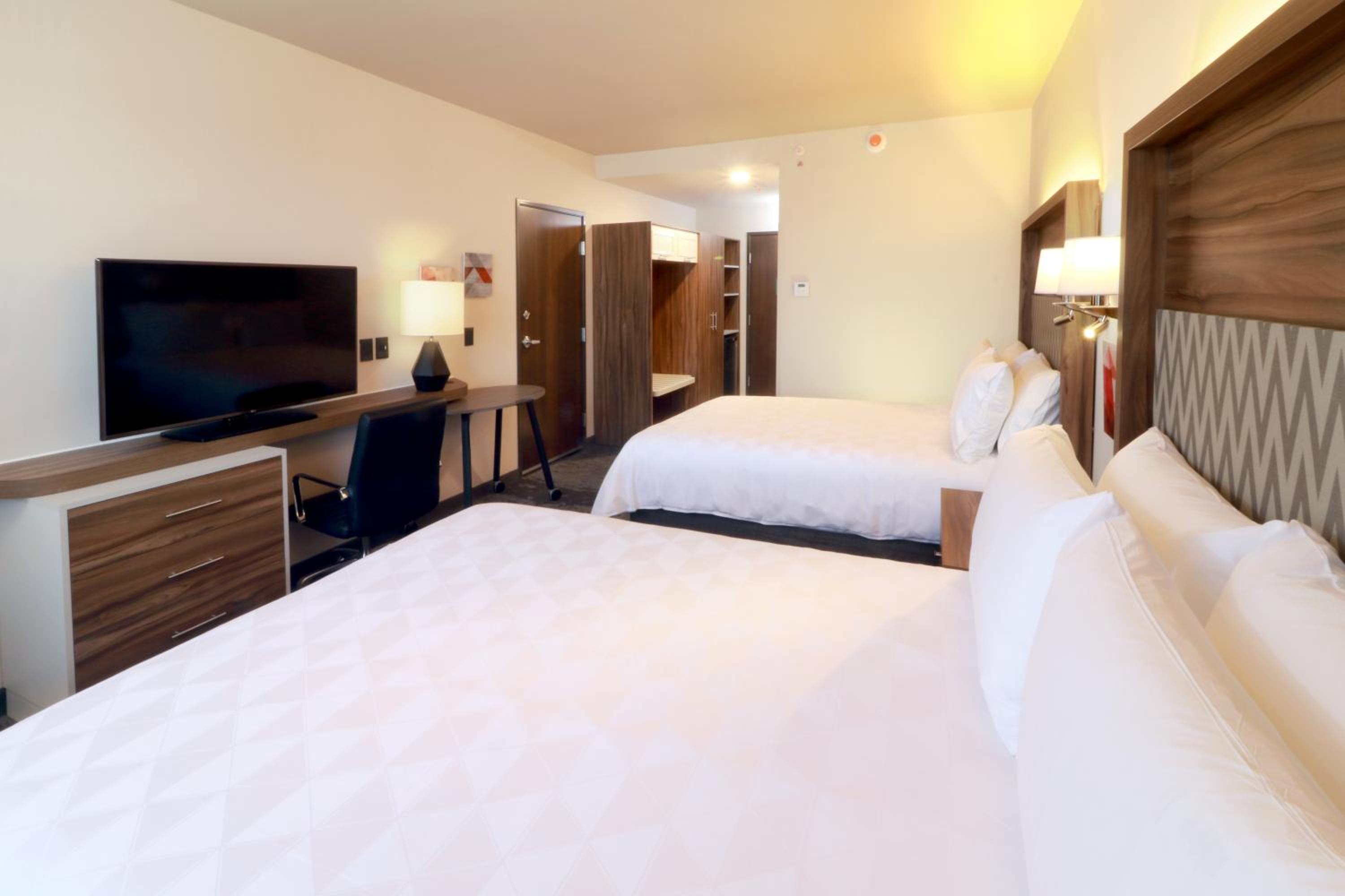 Standard Double Room with Two Double Beds - Photo 4
