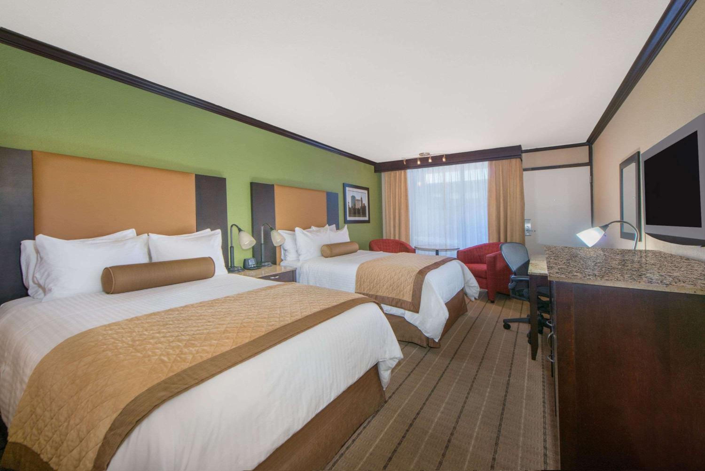 Double Room with Two Double Beds - Non-Smoking - Photo 5