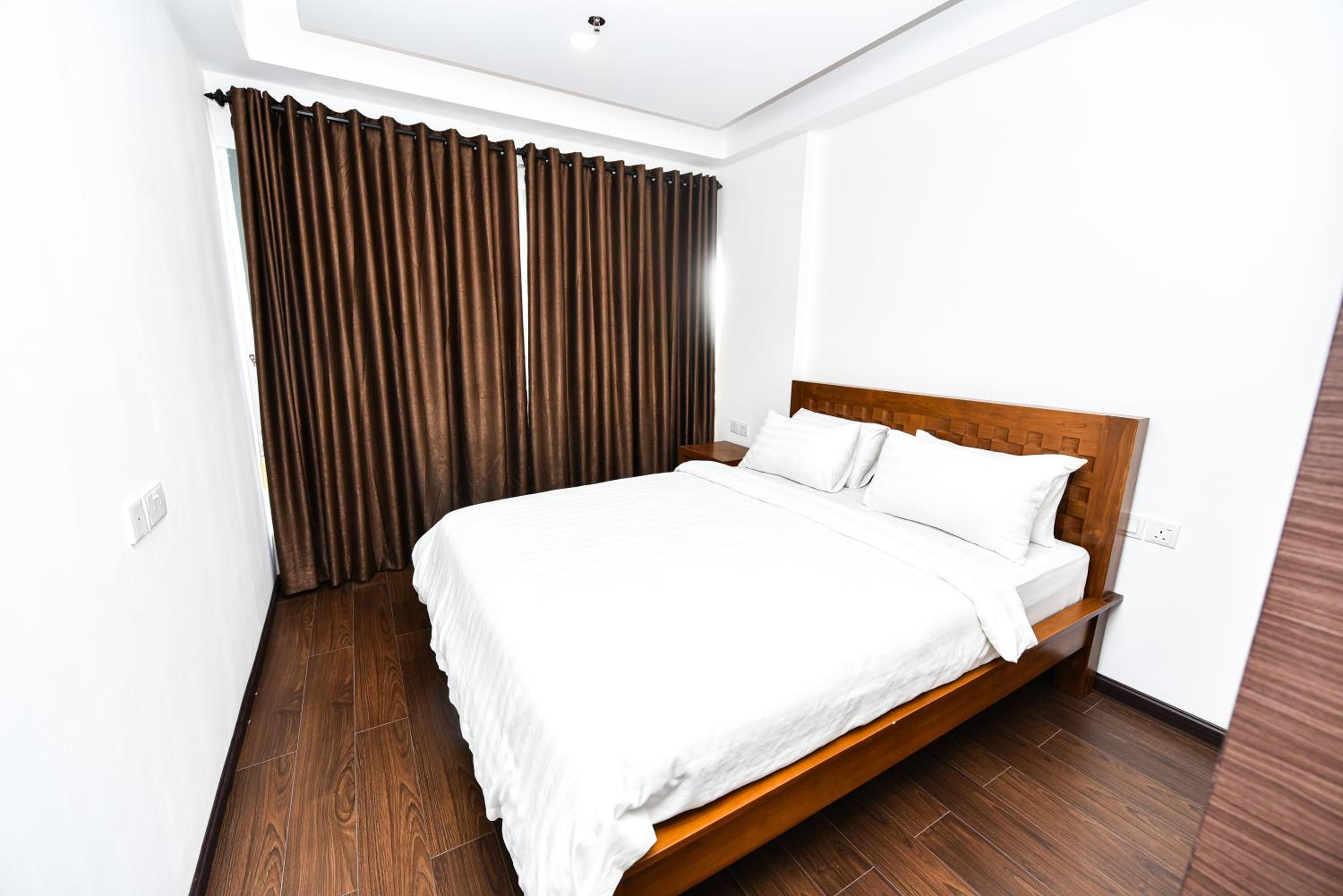 One-Bedroom Apartment - Photo 1