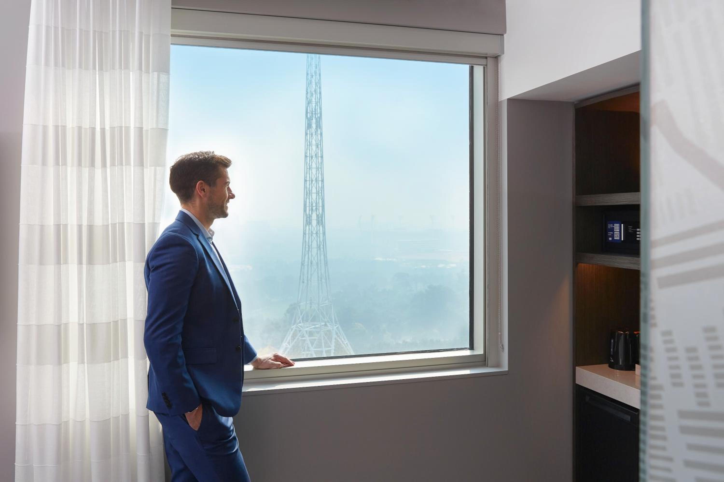 Standard King Room - High Floor/Free Breakfast - Photo 11