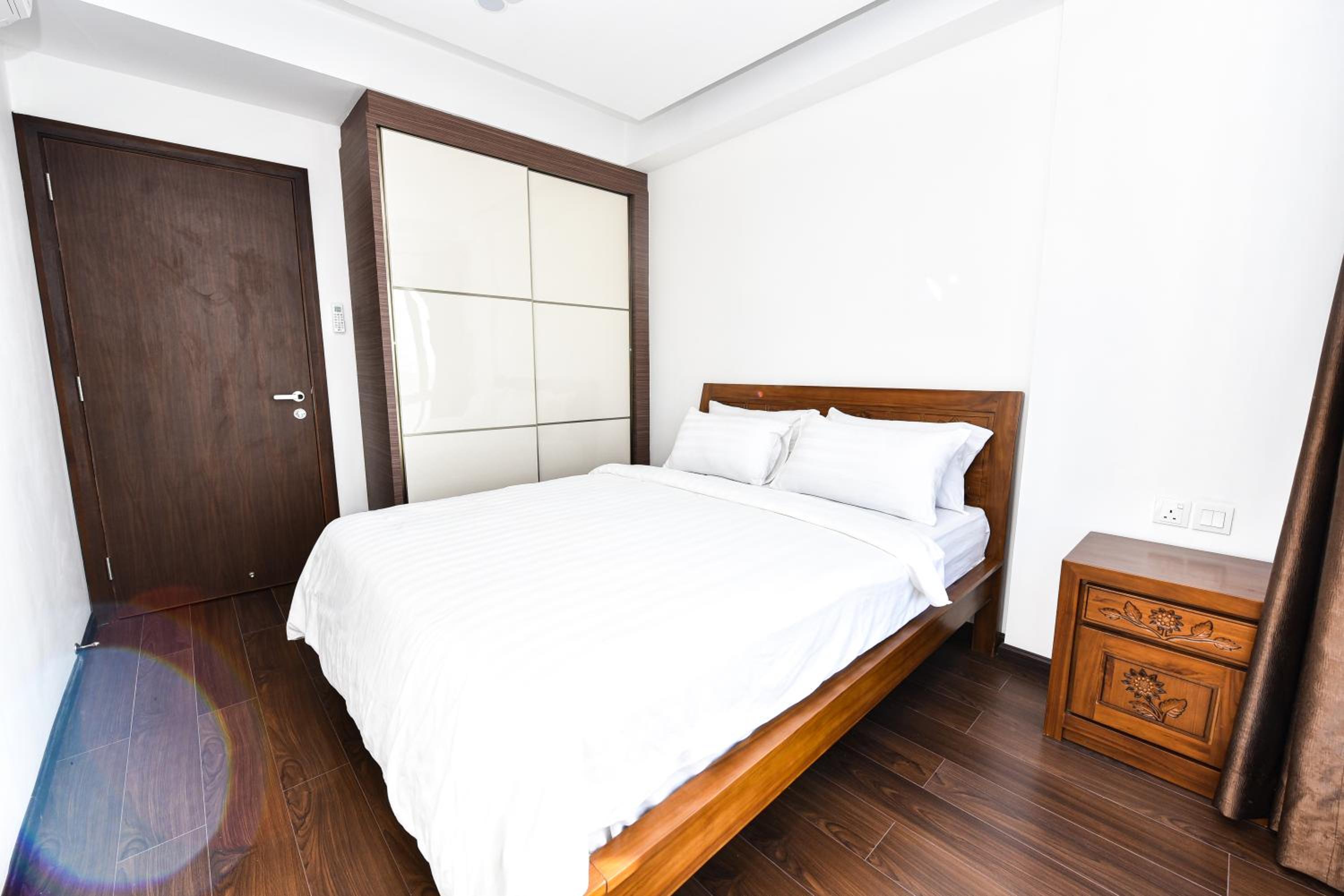 One-Bedroom Apartment - Photo 34