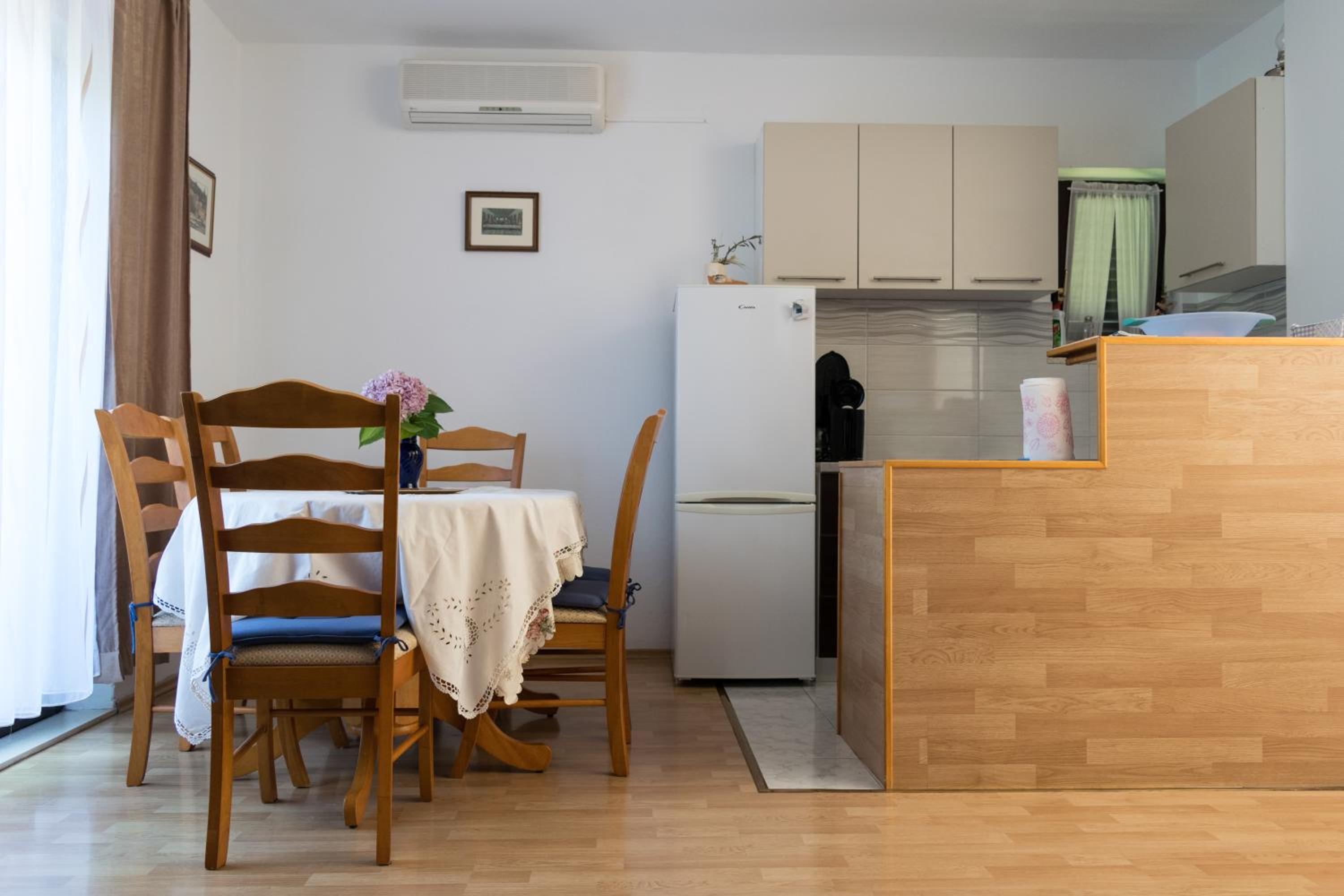 Apartment - Photo 14
