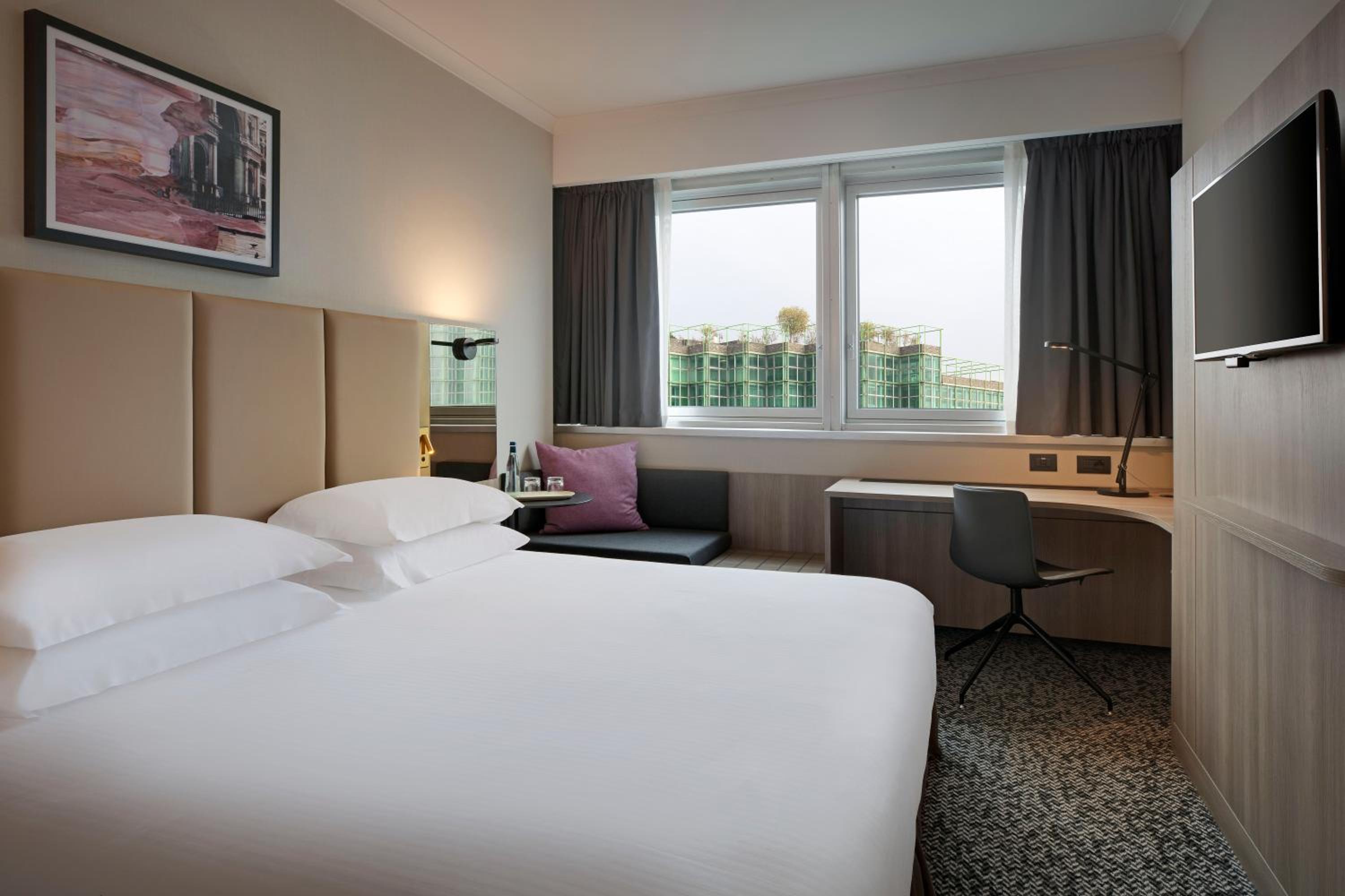 Standard King Room - Photo 1