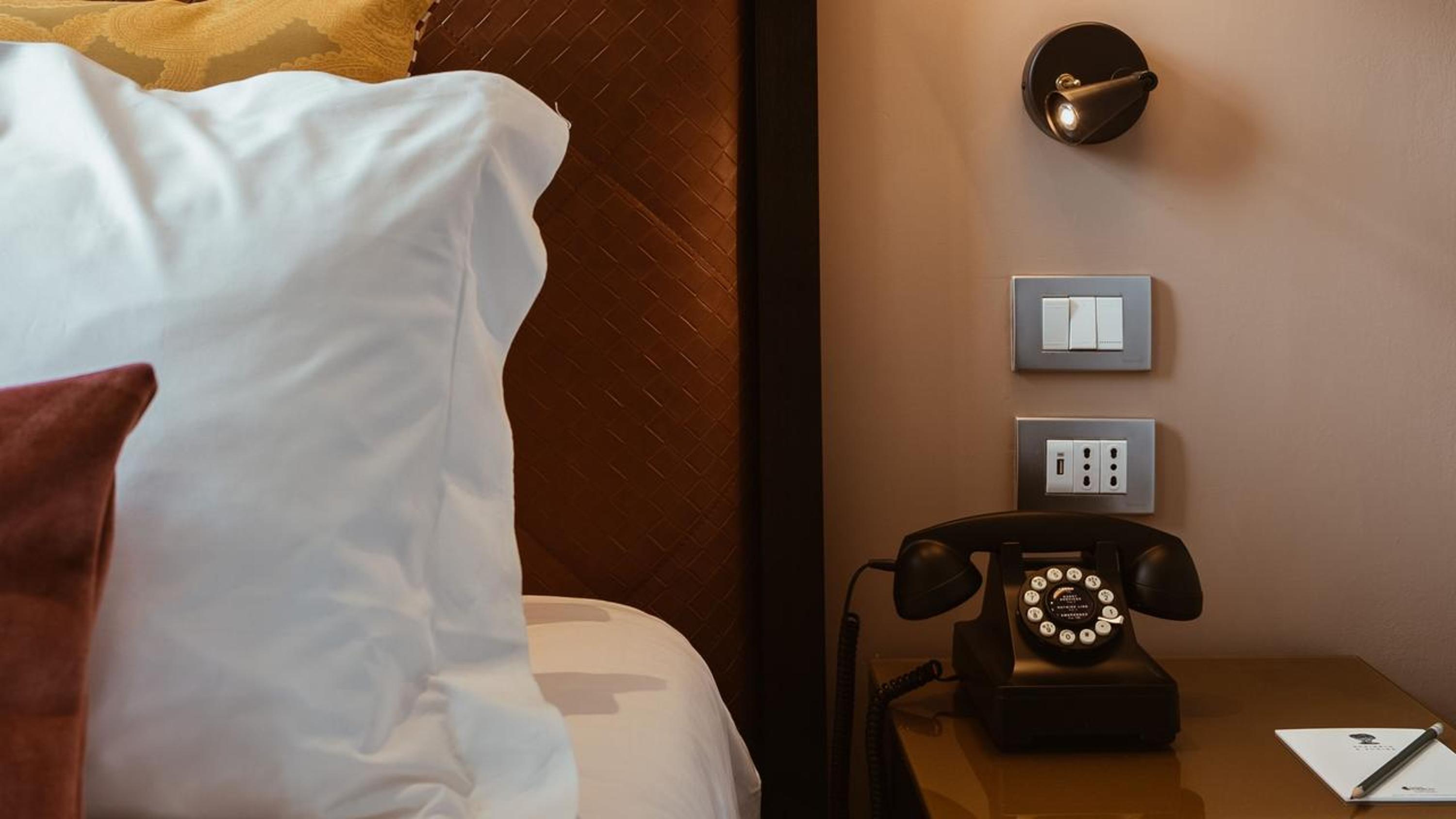 Premium Twin Room - Photo 5