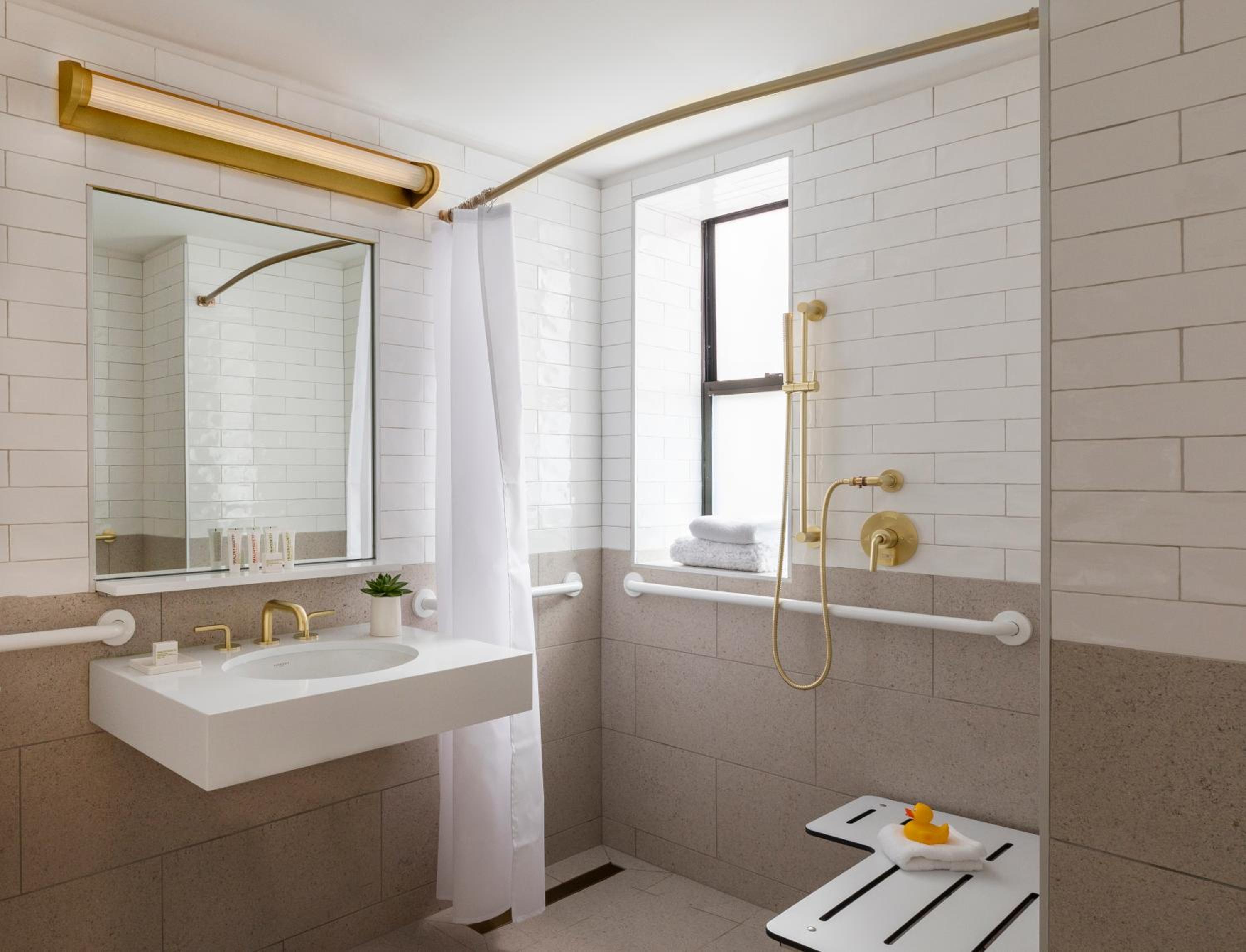 Deluxe King Room With Accessible Roll-In Shower